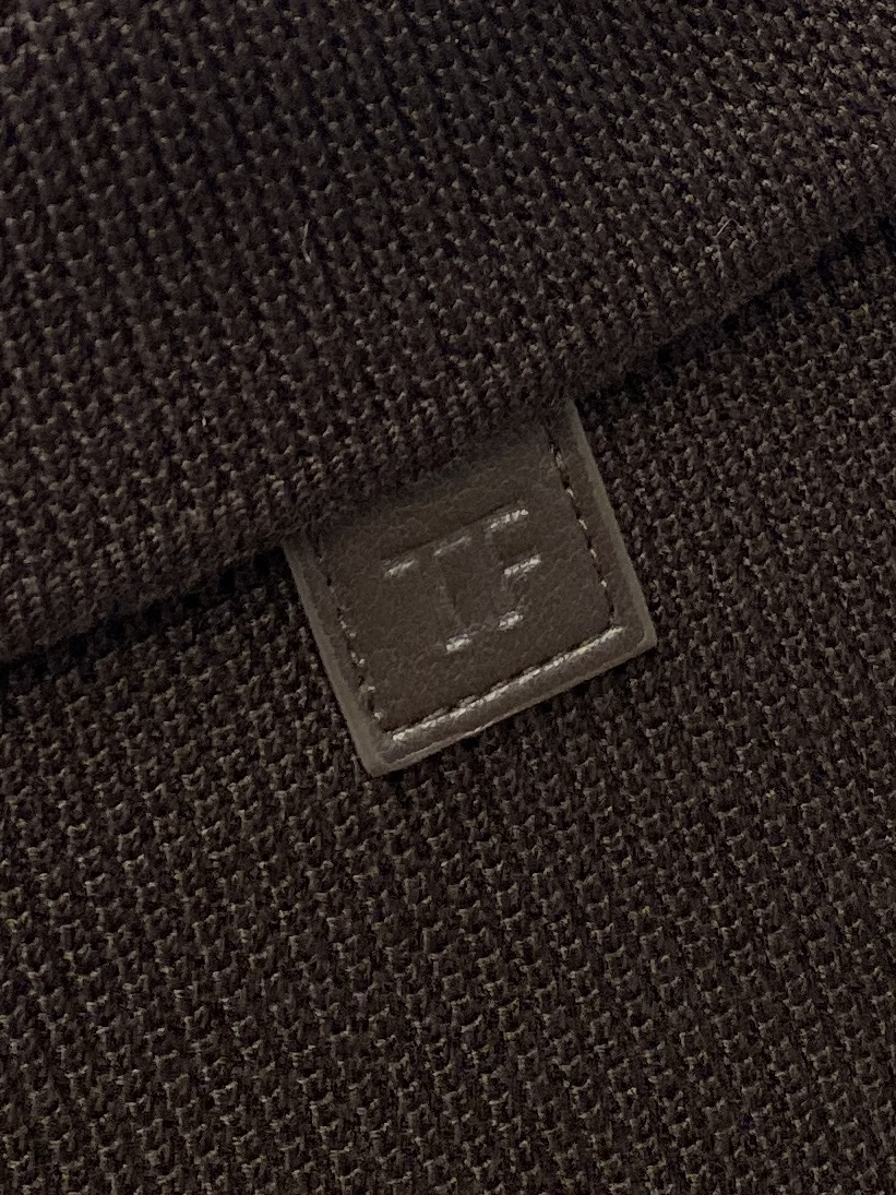 TF、2025新品针织夹克外套，时尚帅气，简约百搭款，定制原版面料，不仅挺括，保持潮流的廓形，又穿着舒适