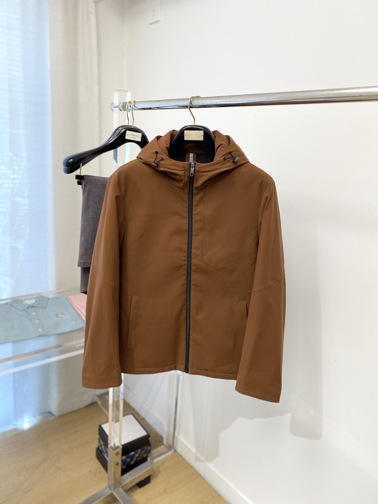 ￼杰尼亚、2025最新款男士轻薄羽绒夹克、面料柔软舒适 ．上身版型超赞 ．拉链．辅料都是客供 、进口面料