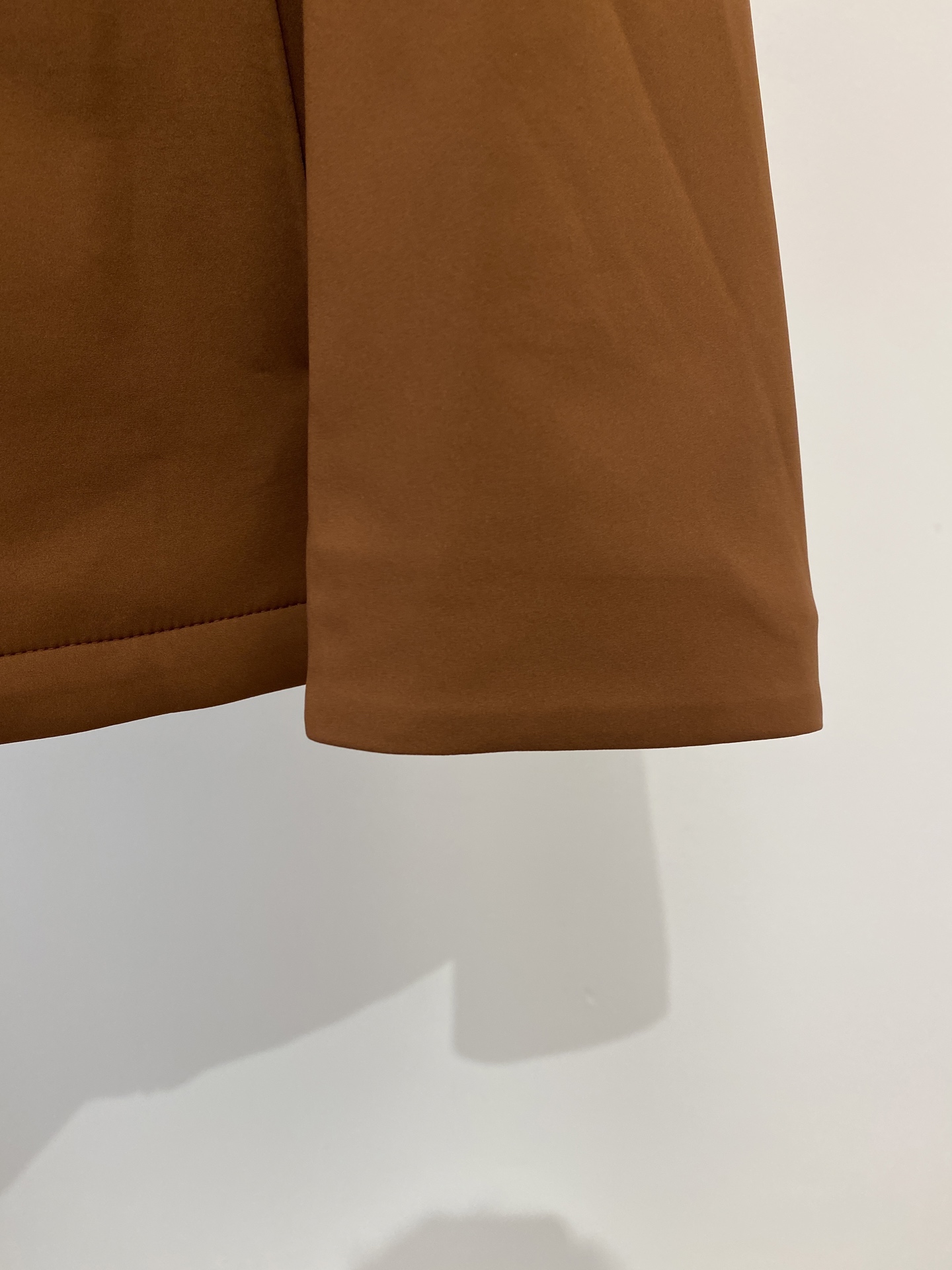 ￼杰尼亚、2025最新款男士轻薄羽绒夹克、面料柔软舒适 ．上身版型超赞 ．拉链．辅料都是客供 、进口面料