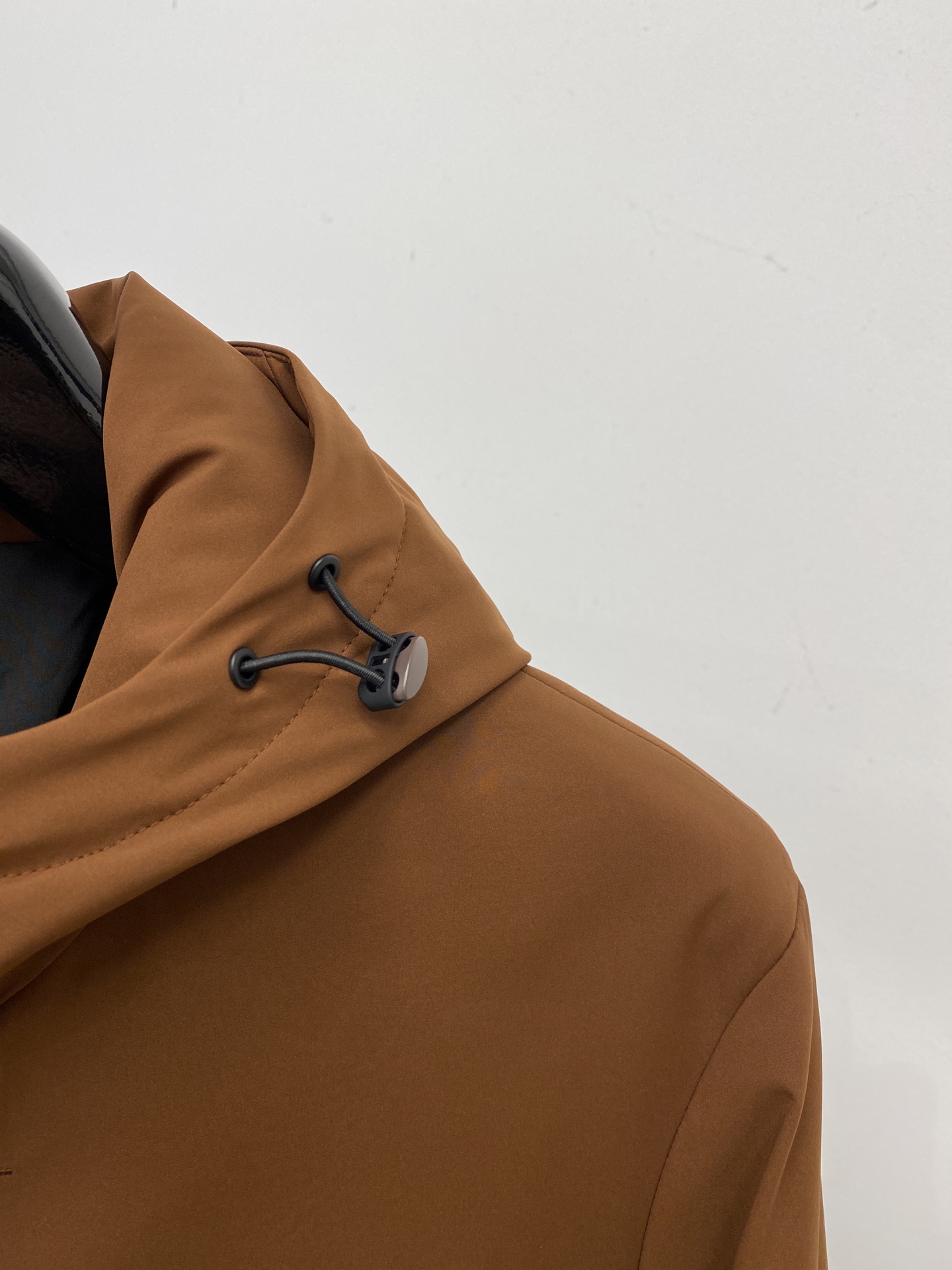 ￼杰尼亚、2025最新款男士轻薄羽绒夹克、面料柔软舒适 ．上身版型超赞 ．拉链．辅料都是客供 、进口面料