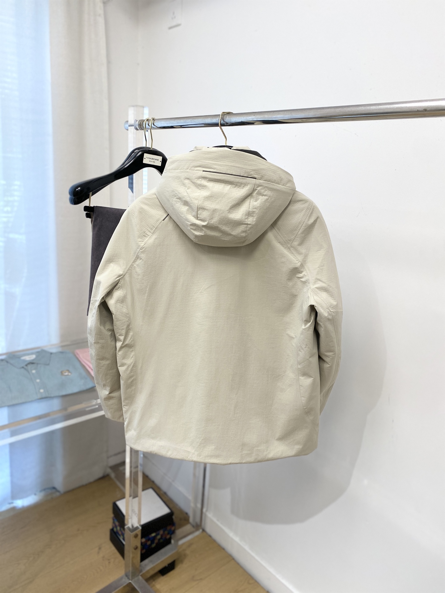 杰尼亚、2025最新款男士轻薄羽绒夹克、面料柔软舒适 ．上身版型超赞 ．拉链．辅料都是客供 、进口面料，