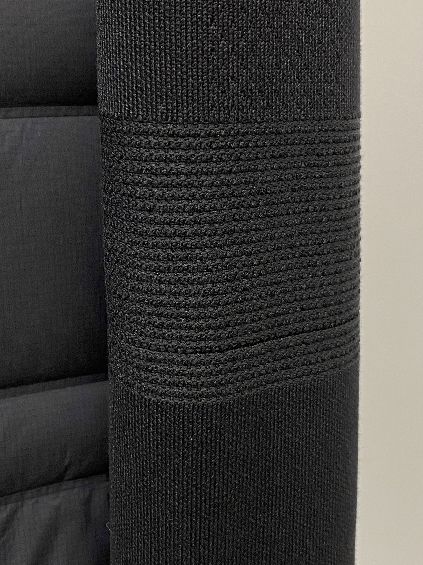 lP🆕、2025最新款男士轻薄针织羽绒、面料柔软舒适 ．上身版型超赞 ．拉链．辅料都是客供 、进口面料，