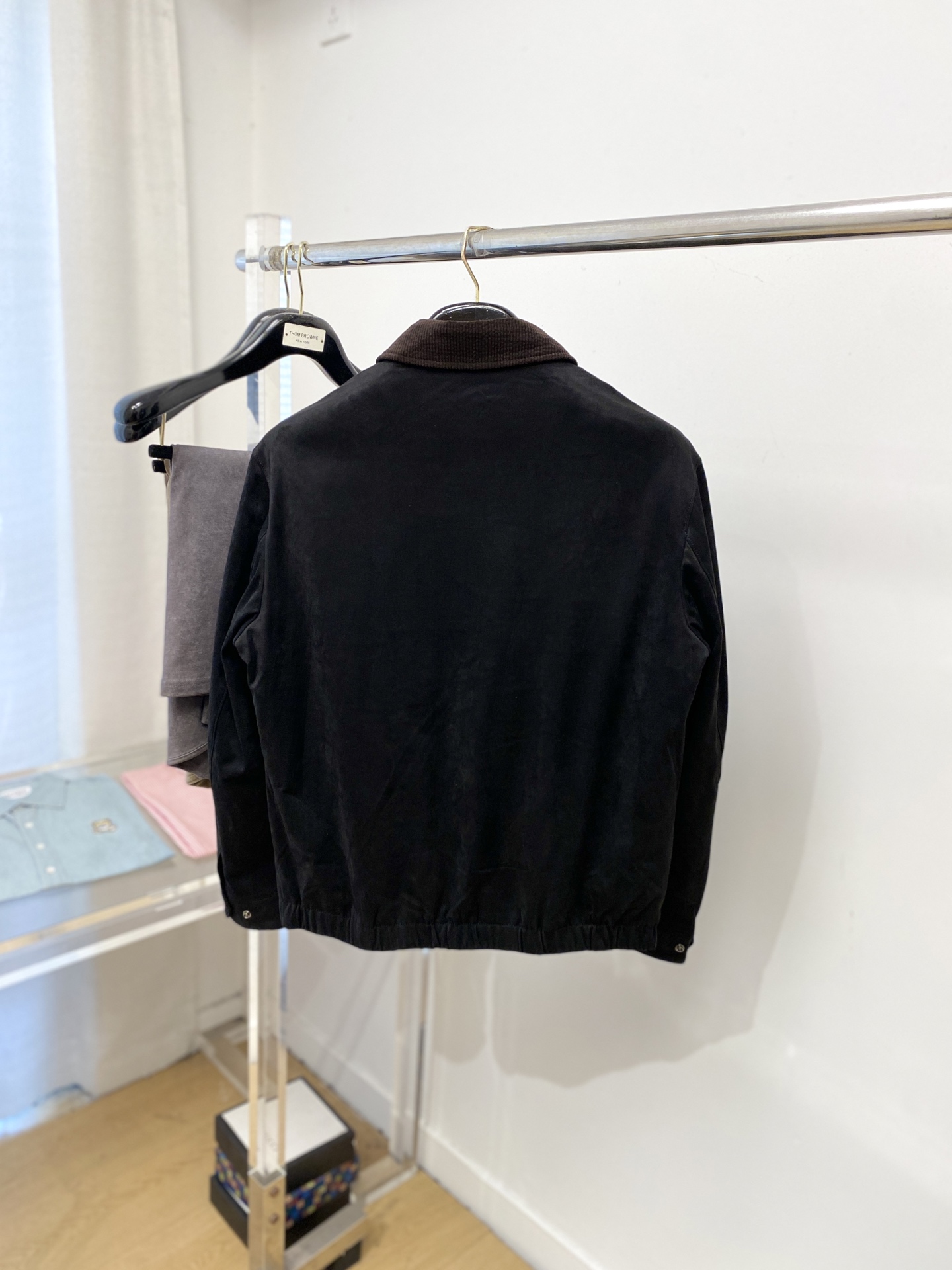 ￼BV、2025最新款男士轻薄羽绒夹克、面料柔软舒适 ．上身版型超赞 ．拉链．辅料都是客供 、进口面料，