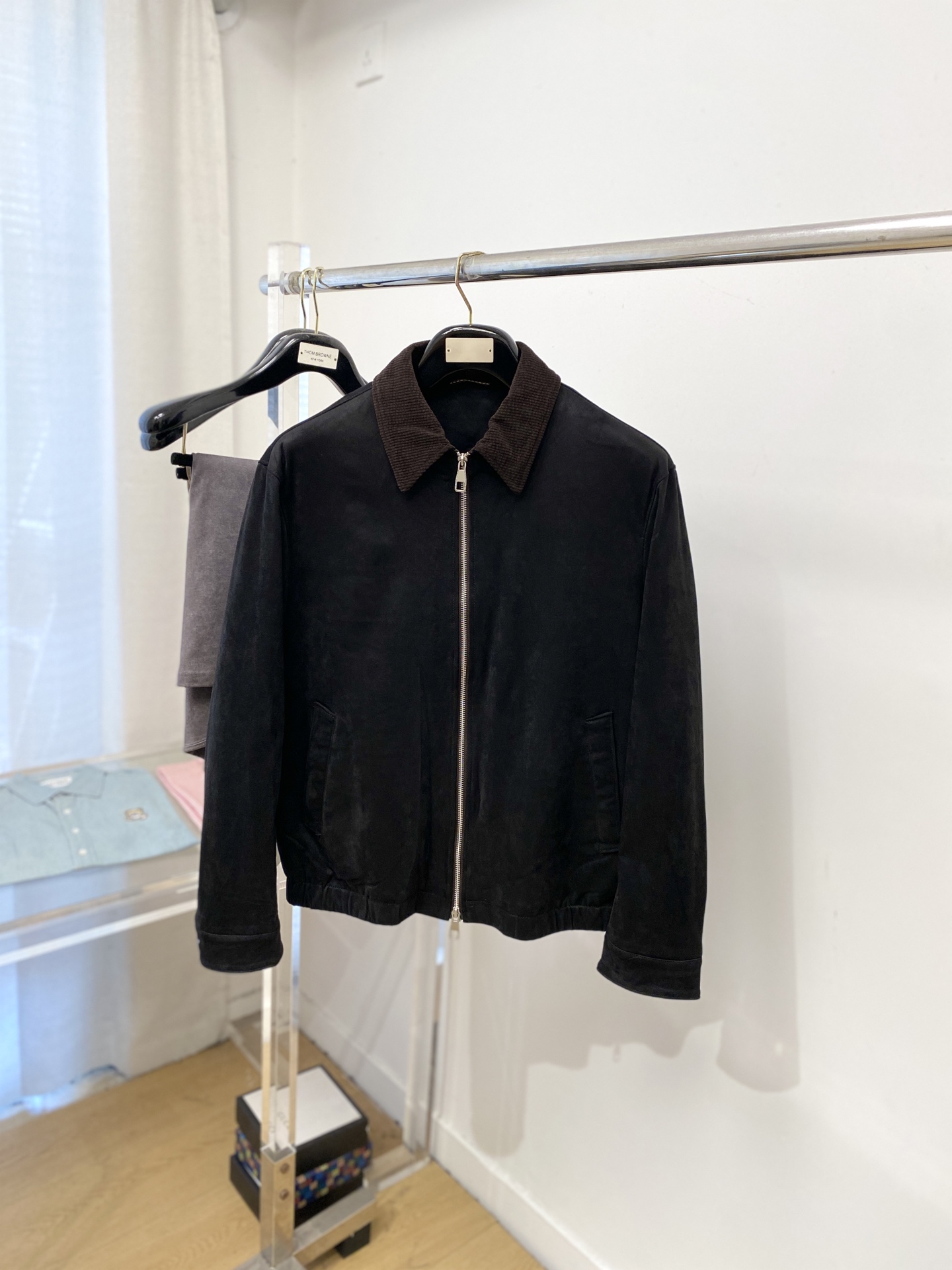 ￼BV、2025最新款男士轻薄羽绒夹克、面料柔软舒适 ．上身版型超赞 ．拉链．辅料都是客供 、进口面料，