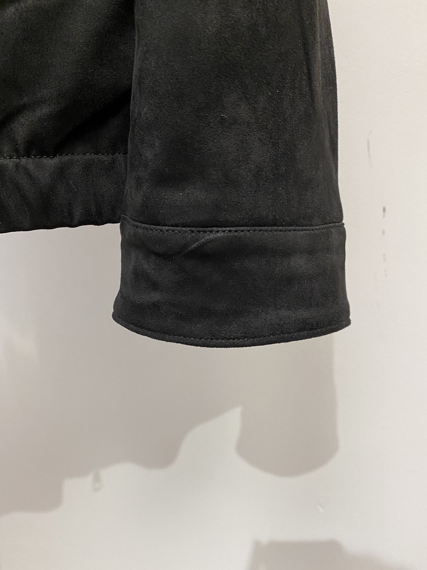 ￼BV、2025最新款男士轻薄羽绒夹克、面料柔软舒适 ．上身版型超赞 ．拉链．辅料都是客供 、进口面料，