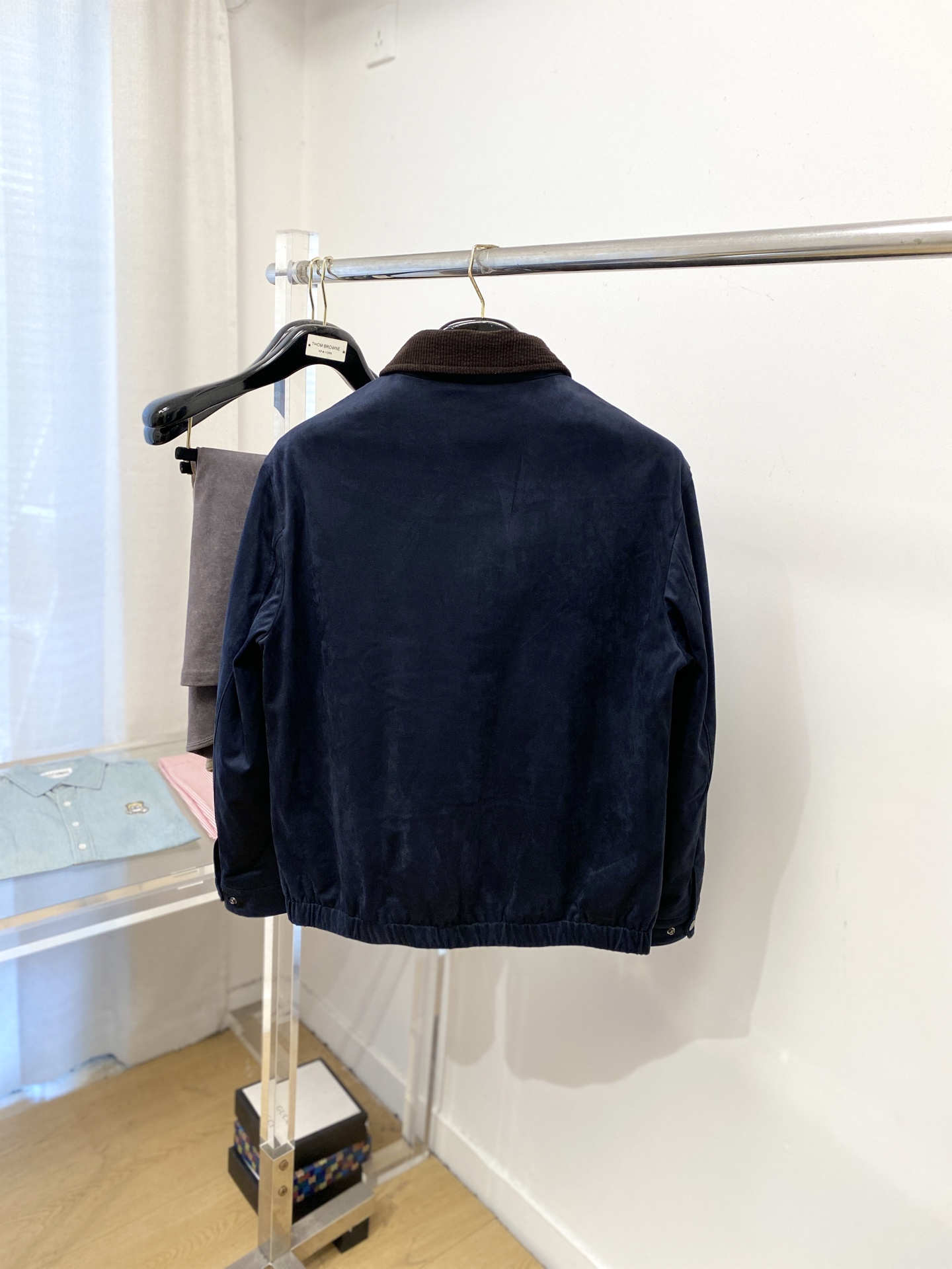 BV、2025最新款男士轻薄羽绒夹克、面料柔软舒适 ．上身版型超赞 ．拉链．辅料都是客供 、进口面料，轻