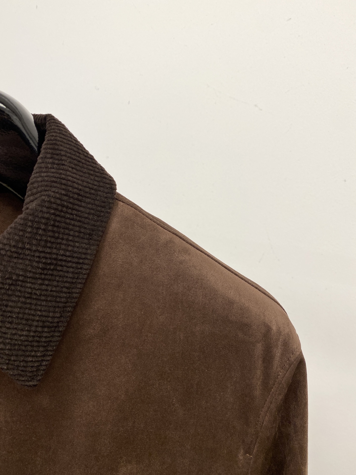 BV、2025最新款男士轻薄羽绒夹克、面料柔软舒适 ．上身版型超赞 ．拉链．辅料都是客供 、进口面料，轻