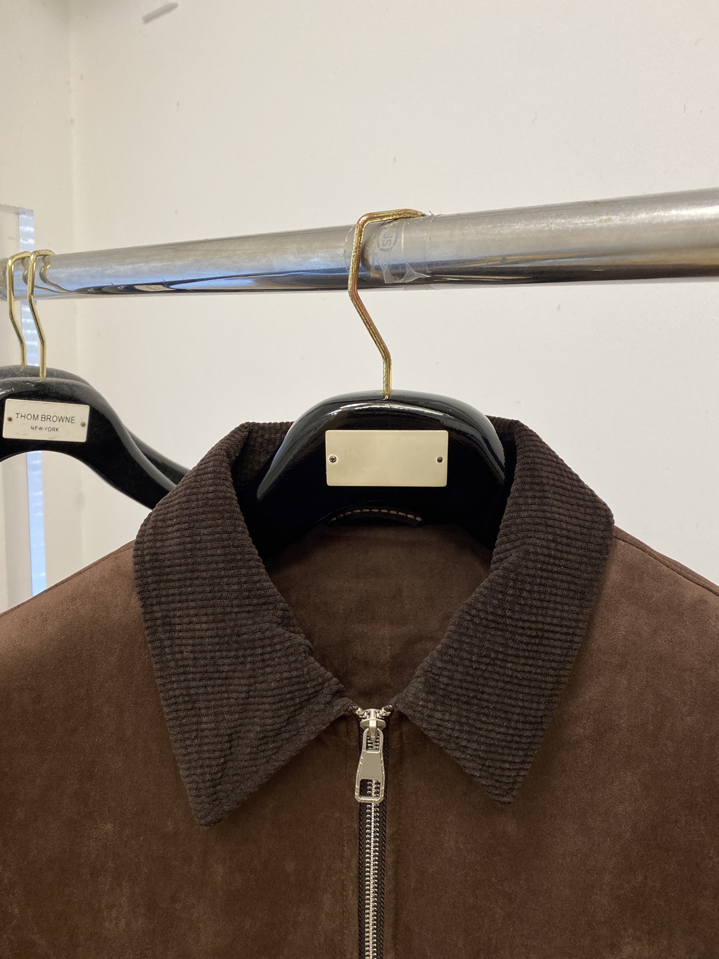 BV、2025最新款男士轻薄羽绒夹克、面料柔软舒适 ．上身版型超赞 ．拉链．辅料都是客供 、进口面料，轻