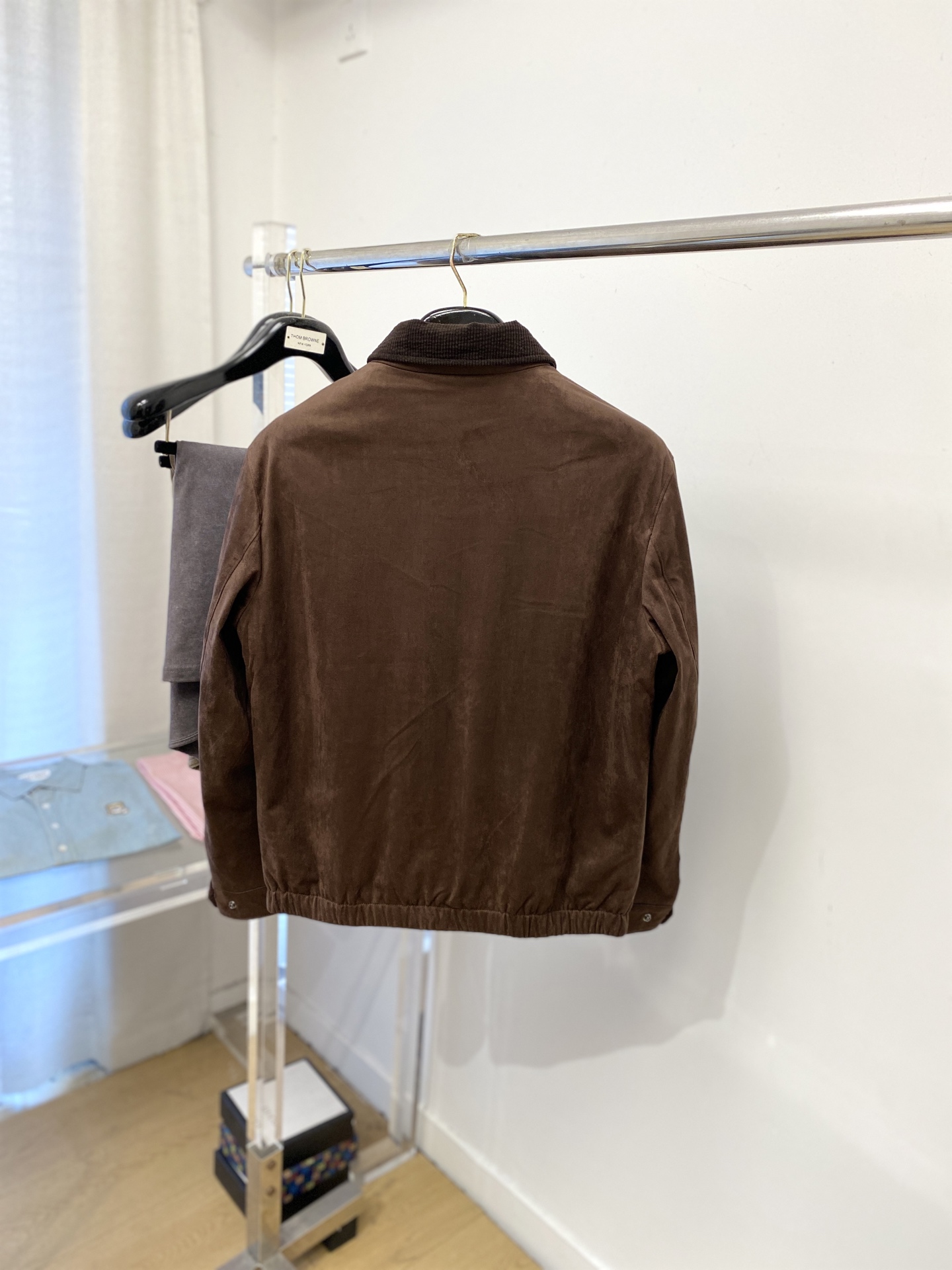 BV、2025最新款男士轻薄羽绒夹克、面料柔软舒适 ．上身版型超赞 ．拉链．辅料都是客供 、进口面料，轻