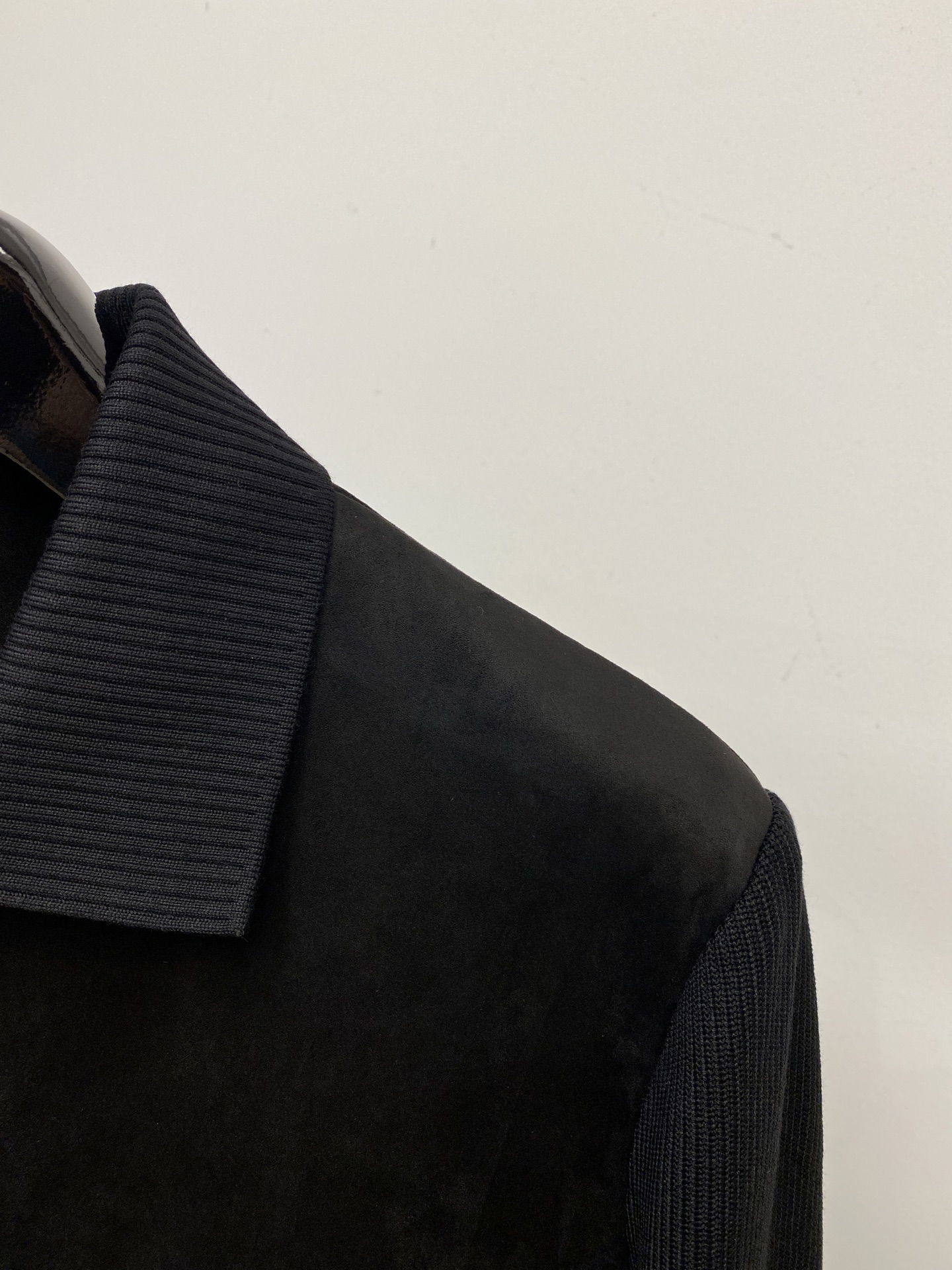 普拉达、2025新品针织夹克外套，时尚帅气，简约百搭款，原版五金辅料logo，定制原版面料，不仅挺括，保