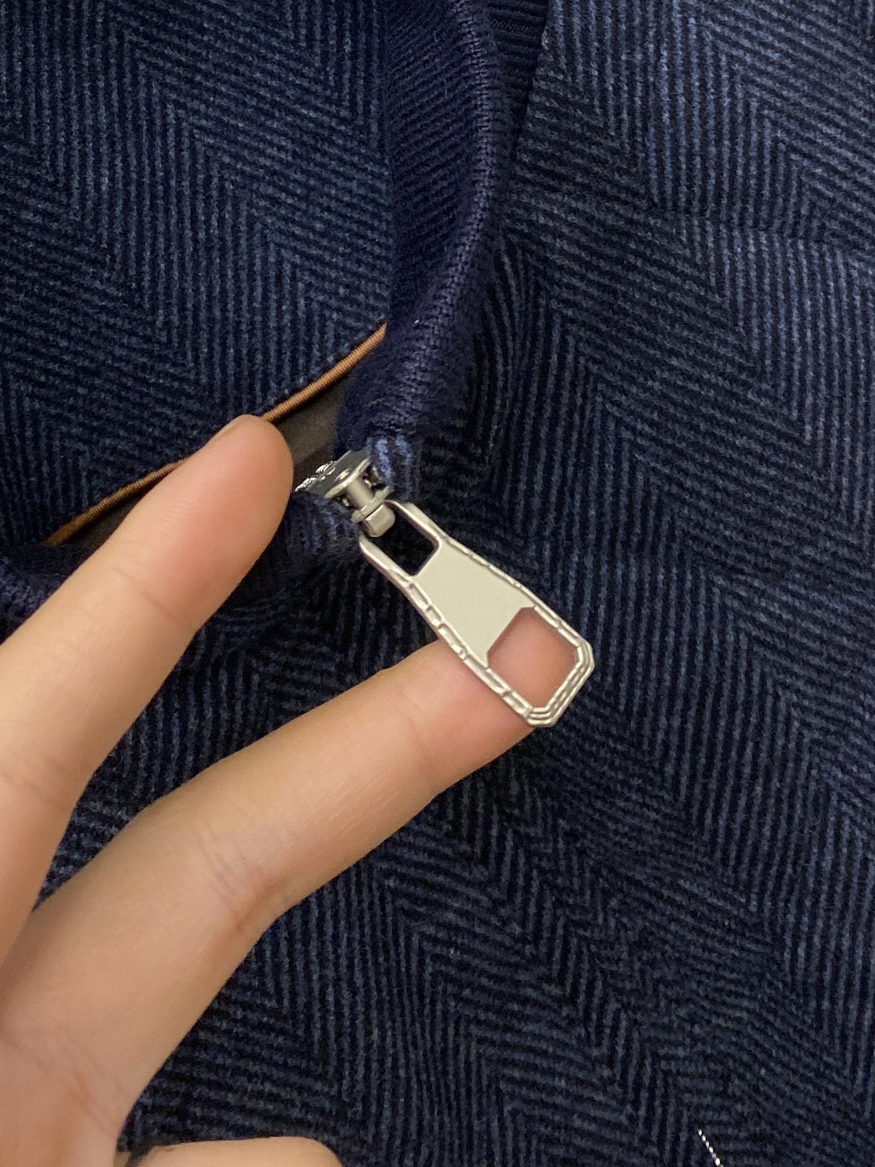 ￼ 杰尼亚、2025新品夹克外套，时尚帅气，简约百搭款，原版五金辅料logo，定制原版面料，不仅挺括，保