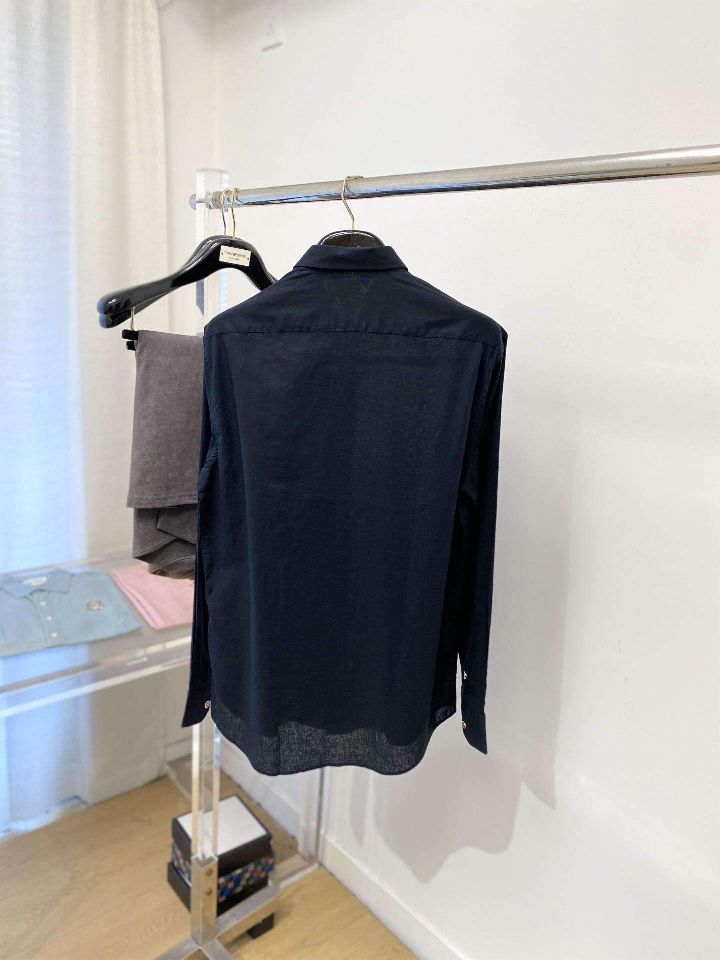 Kiton、2025新品衬衫，时尚帅气，简约百搭款，定制原版面料，不仅挺括，保持潮流的廓形，又穿着舒适，