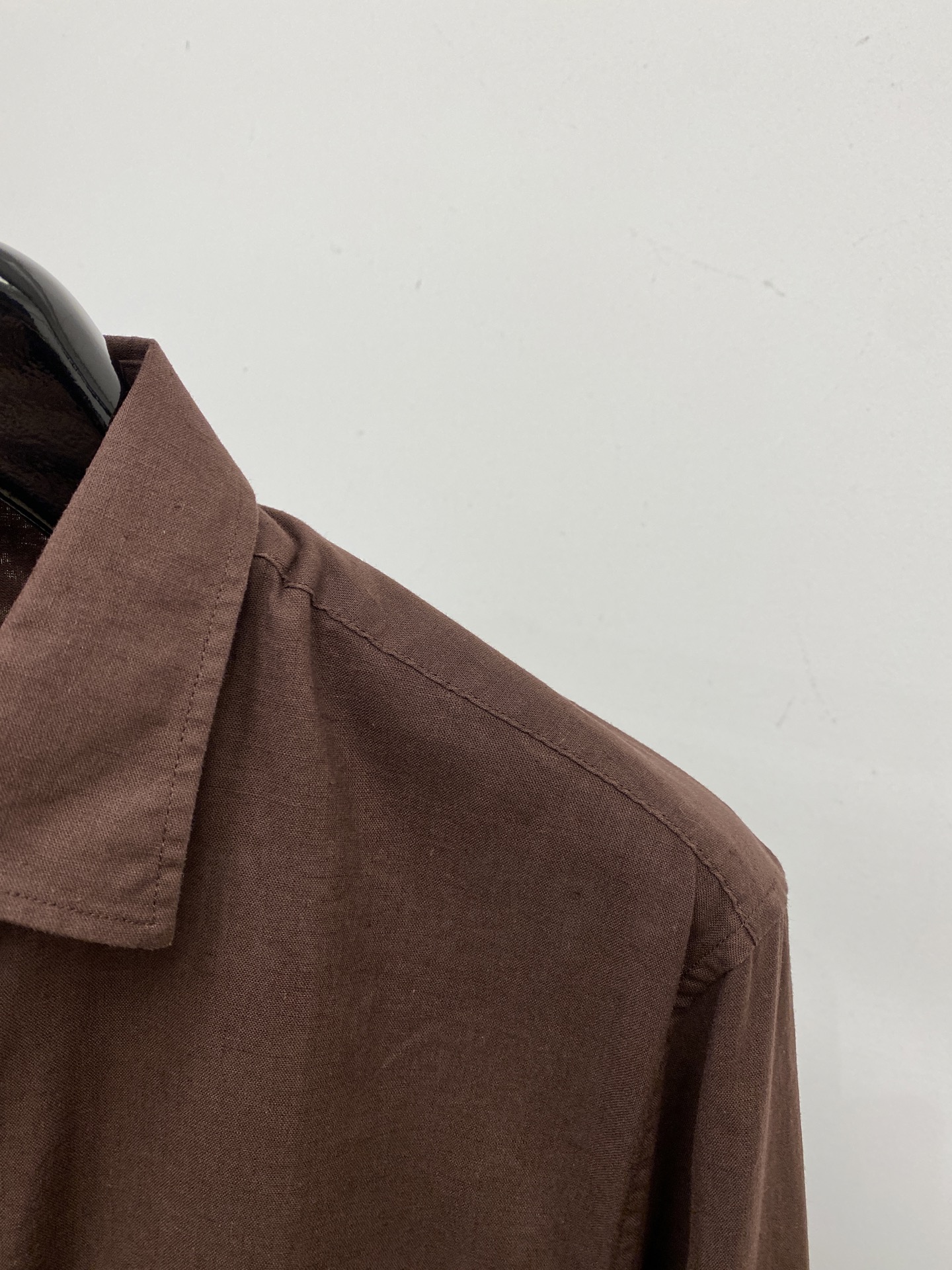 Kiton、2025新品衬衫，时尚帅气，简约百搭款，定制原版面料，不仅挺括，保持潮流的廓形，又穿着舒适，