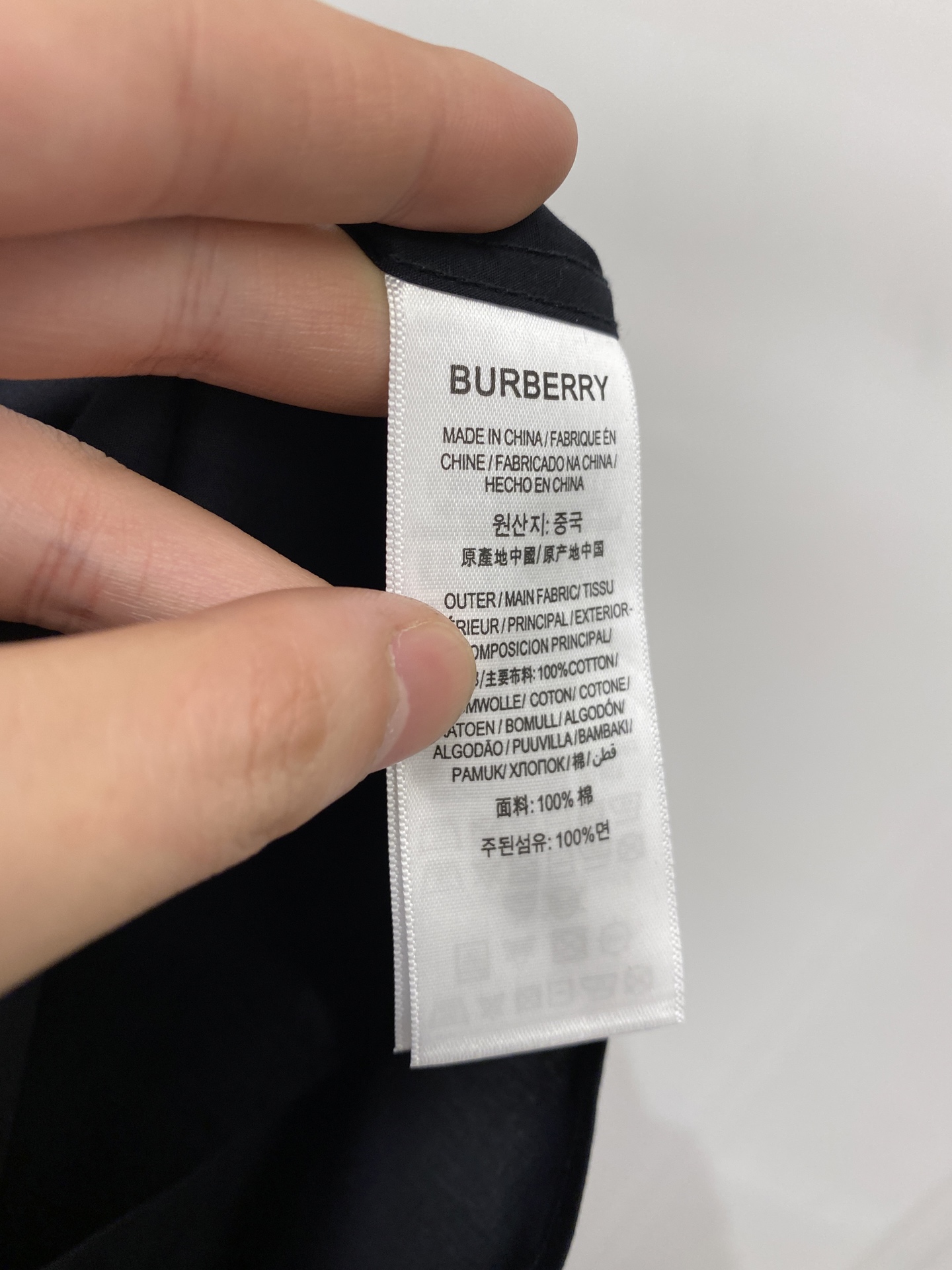 巴宝莉、2025新品衬衫，时尚帅气，简约百搭款，定制原版面料，不仅挺括，保持潮流的廓形，又穿着舒适，纱织