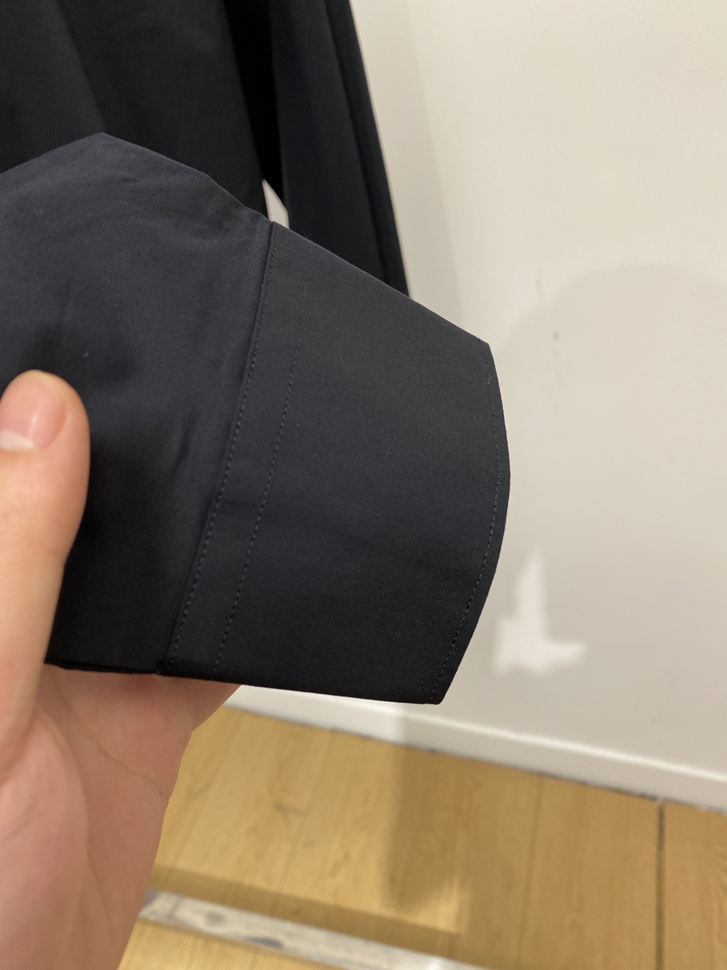 巴宝莉、2025新品衬衫，时尚帅气，简约百搭款，定制原版面料，不仅挺括，保持潮流的廓形，又穿着舒适，纱织