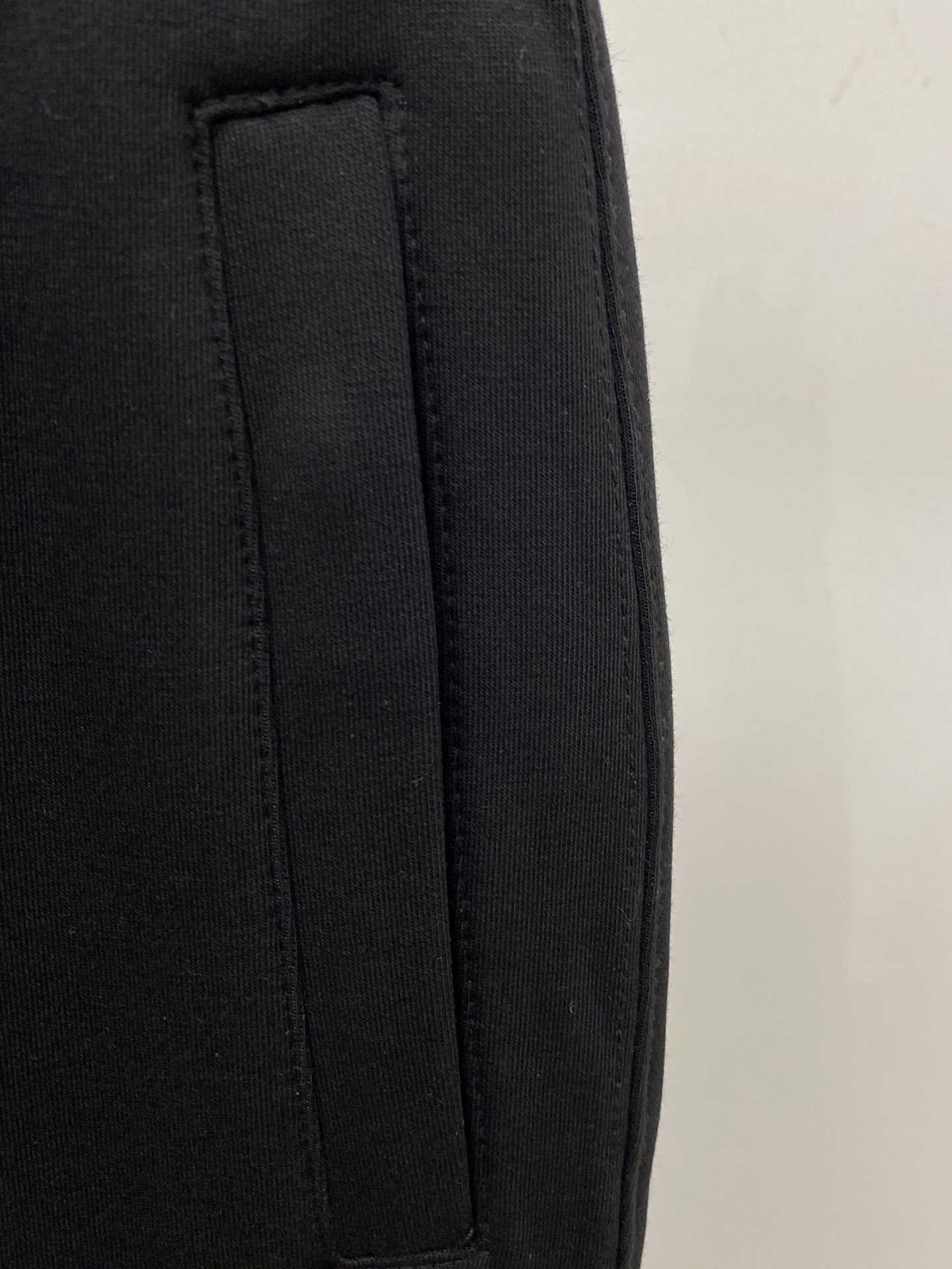 蒙口、2025爆款休闲裤 高弹显瘦必爆简约百搭爆款，做工精细，每一针都看得到用心，超多明星网红最爱 拉长