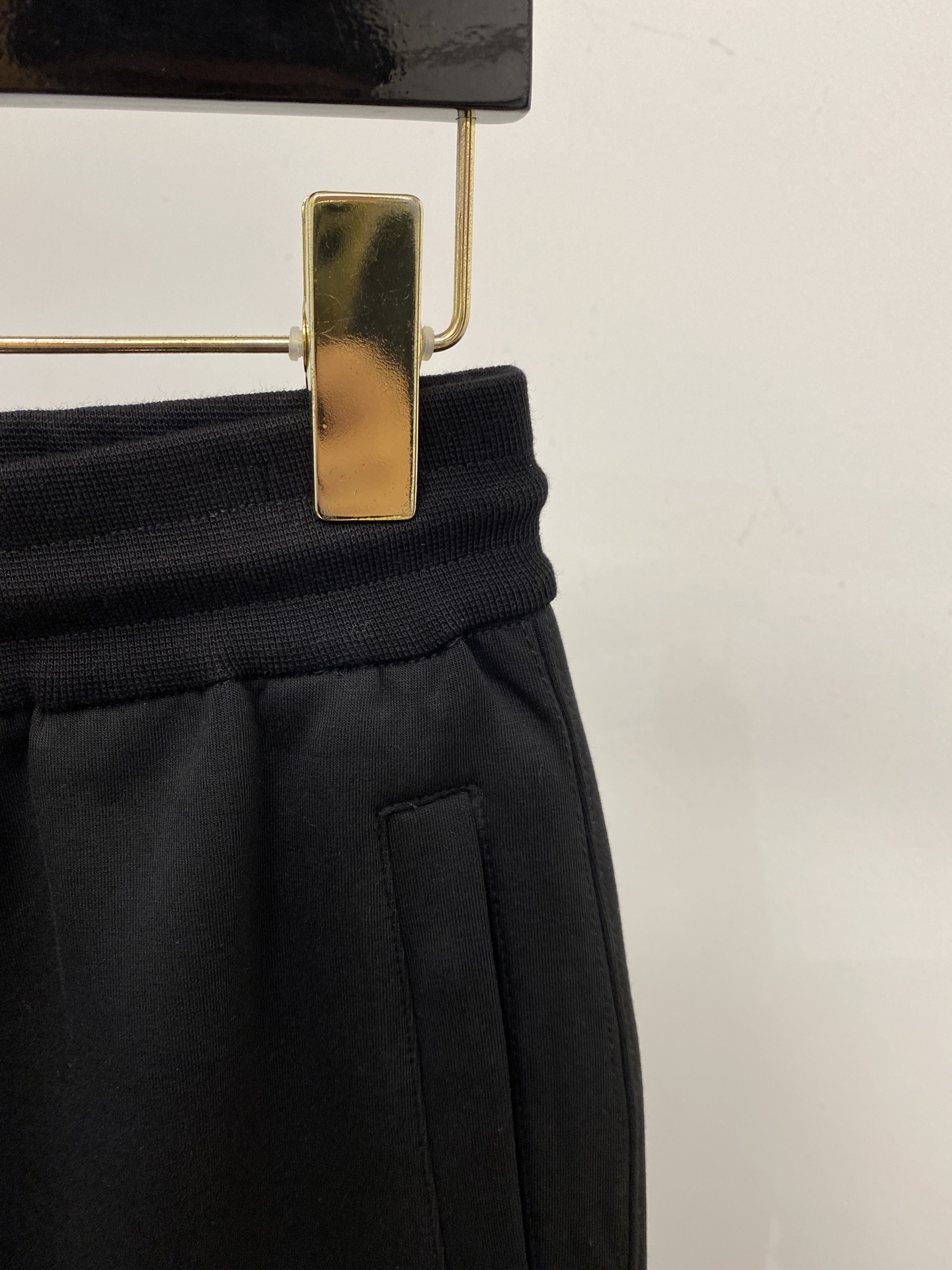 蒙口、2025爆款休闲裤 高弹显瘦必爆简约百搭爆款，做工精细，每一针都看得到用心，超多明星网红最爱 拉长