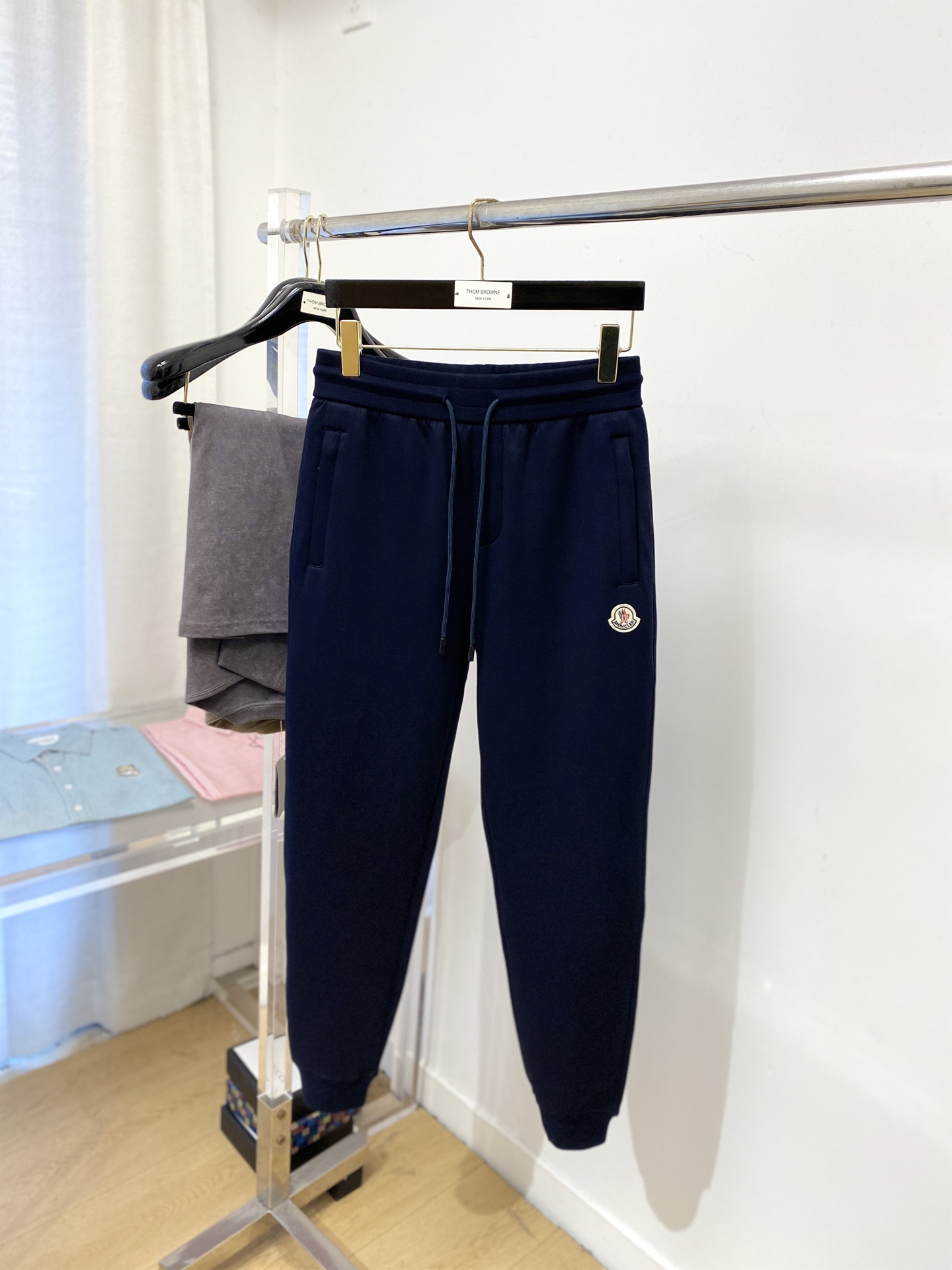 蒙口、2025爆款休闲裤 高弹显瘦必爆简约百搭爆款，做工精细，每一针都看得到用心，超多明星网红最爱 拉长