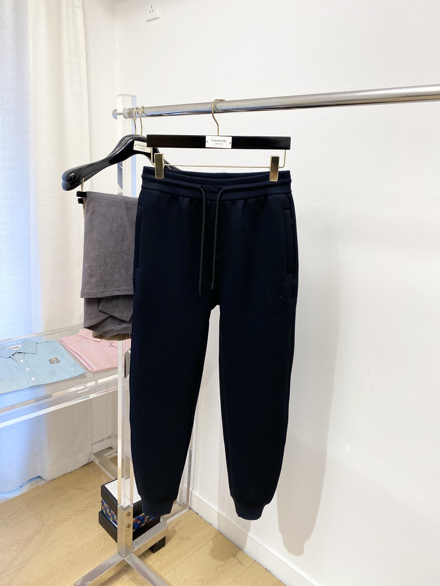 蒙口、2025爆款休闲裤 高弹显瘦必爆简约百搭爆款，做工精细，每一针都看得到用心，超多明星网红最爱 拉长