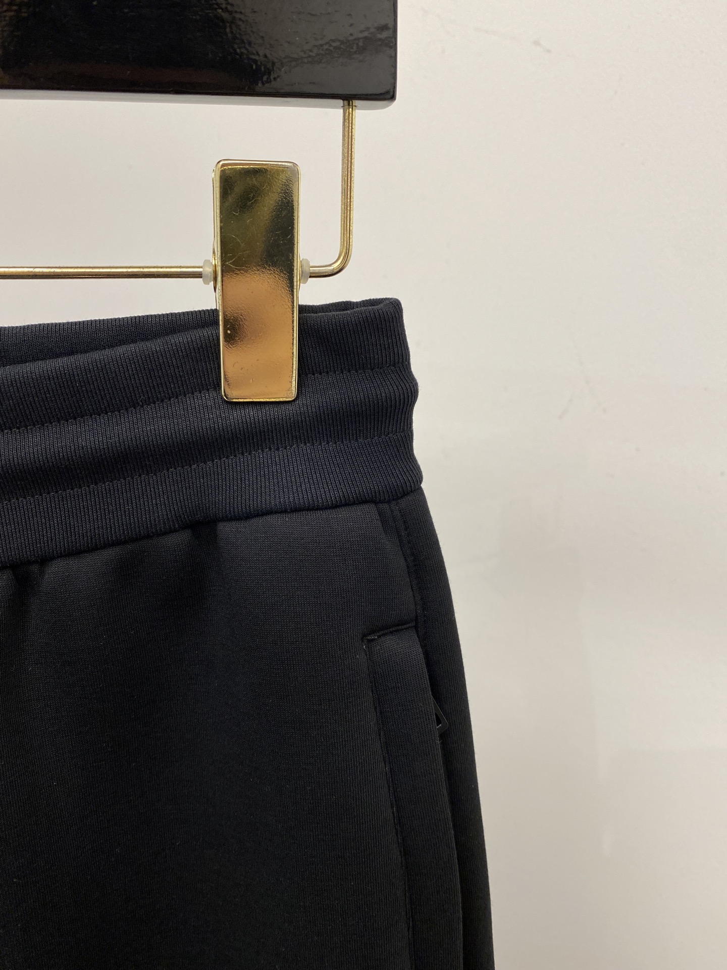 蒙口、2025爆款休闲裤 高弹显瘦必爆简约百搭爆款，做工精细，每一针都看得到用心，超多明星网红最爱 拉长