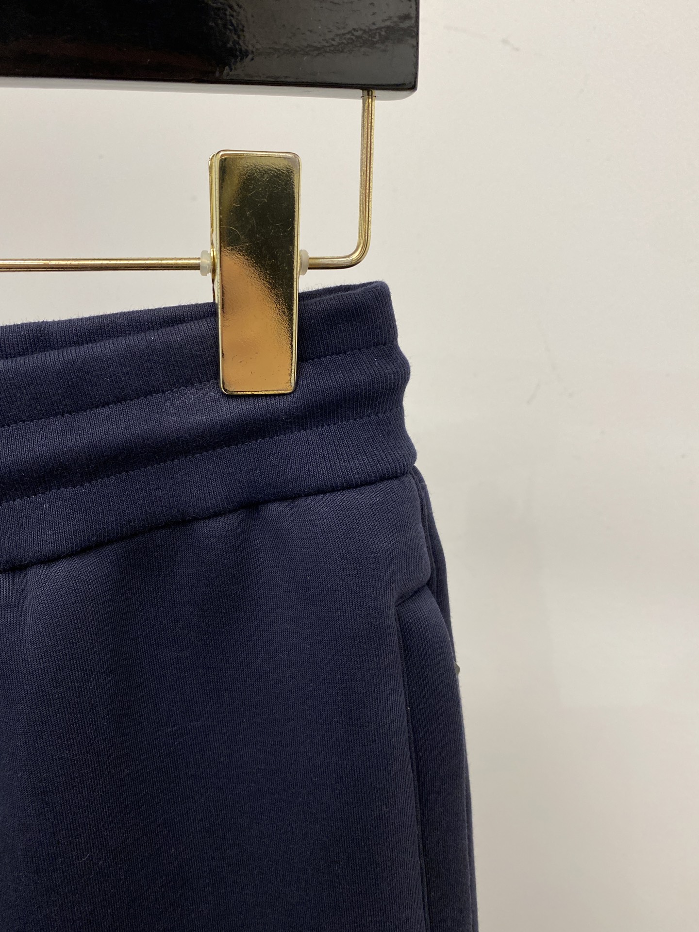 蒙口、2025爆款休闲裤 高弹显瘦必爆简约百搭爆款，做工精细，每一针都看得到用心，超多明星网红最爱 拉长