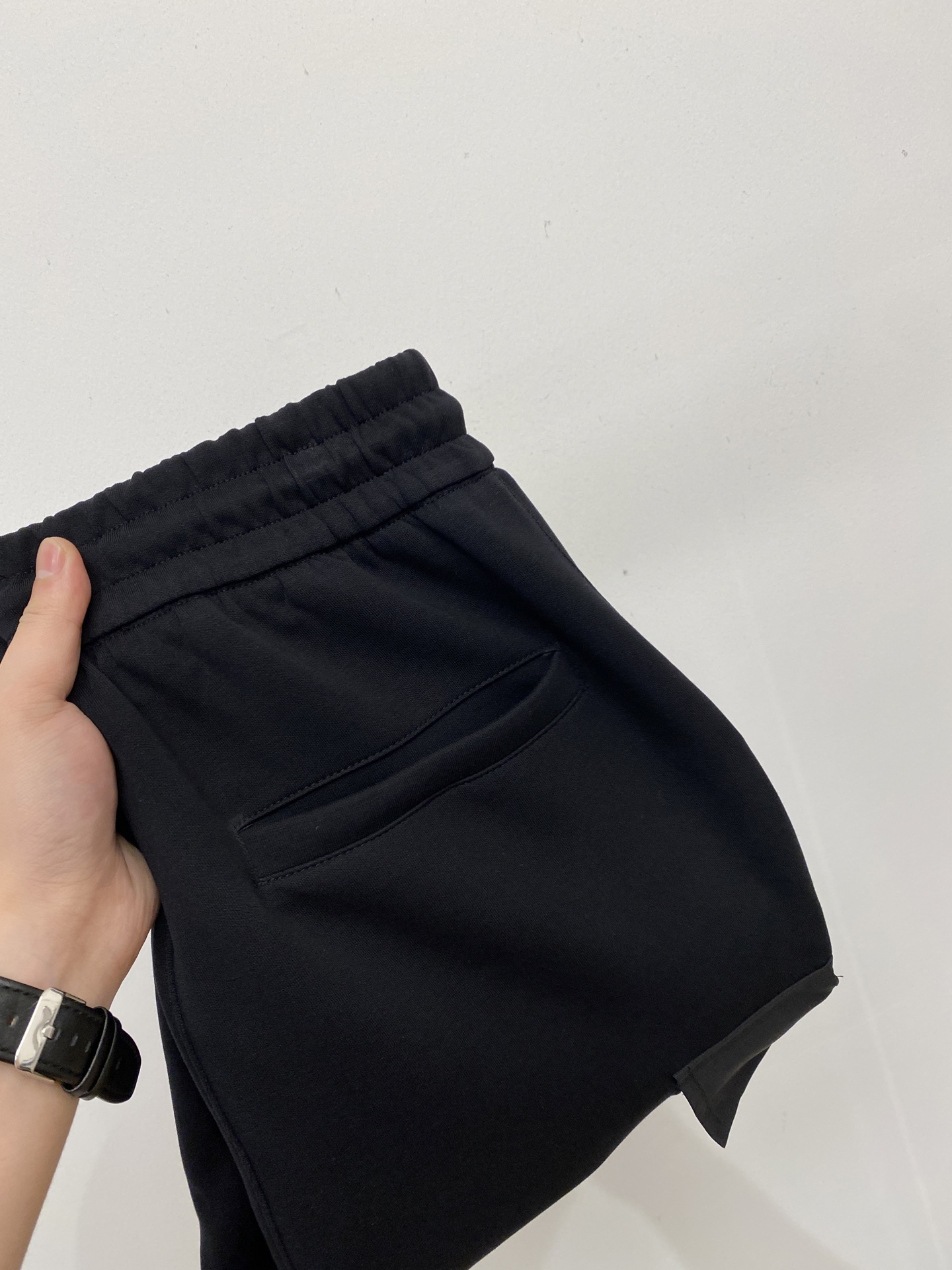 普拉达、2025爆款休闲裤 高弹显瘦必爆简约百搭爆款，做工精细，每一针都看得到用心，超多明星网红最爱 拉