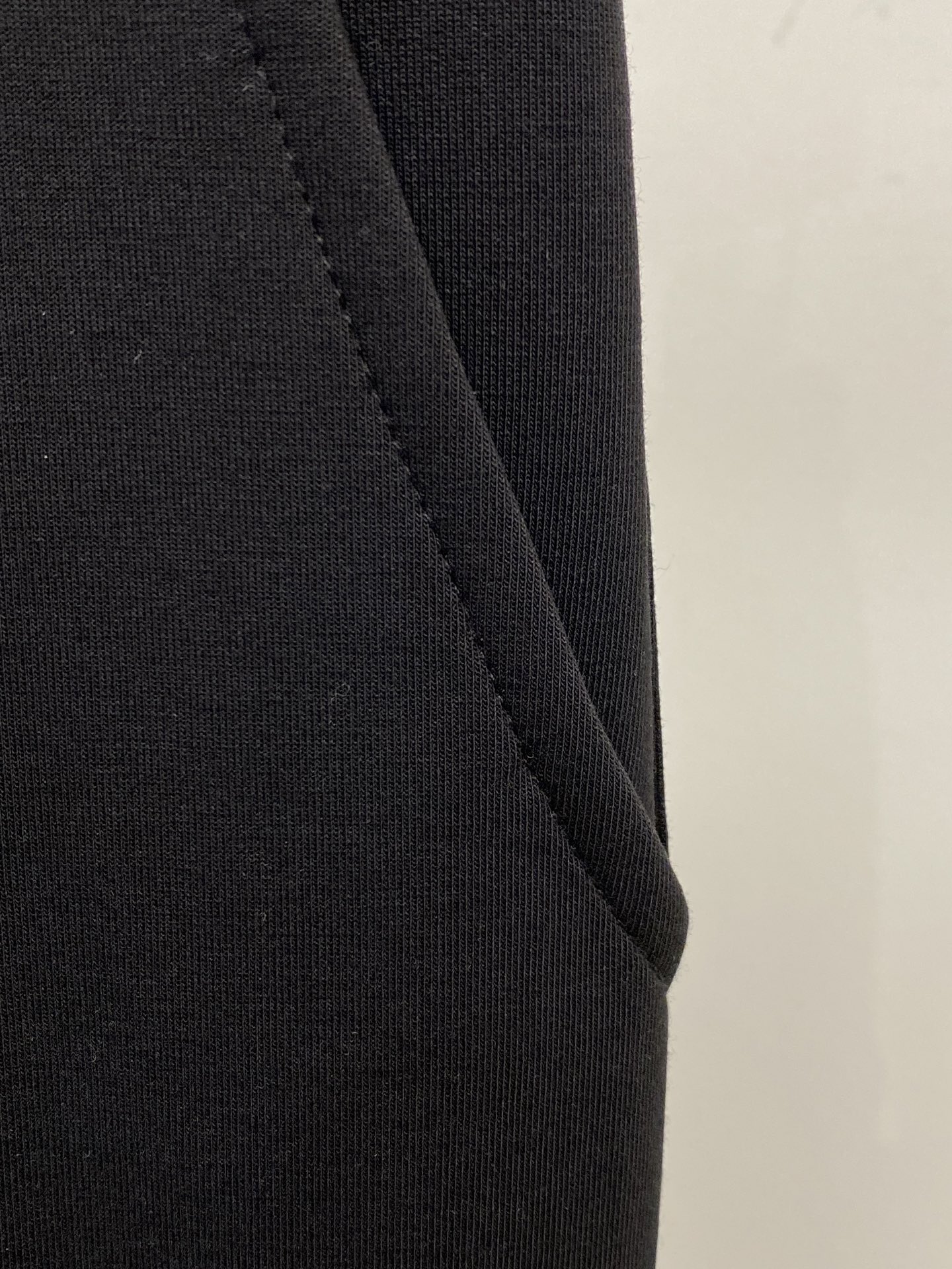 普拉达、2025爆款休闲裤 高弹显瘦必爆简约百搭爆款，做工精细，每一针都看得到用心，超多明星网红最爱 拉