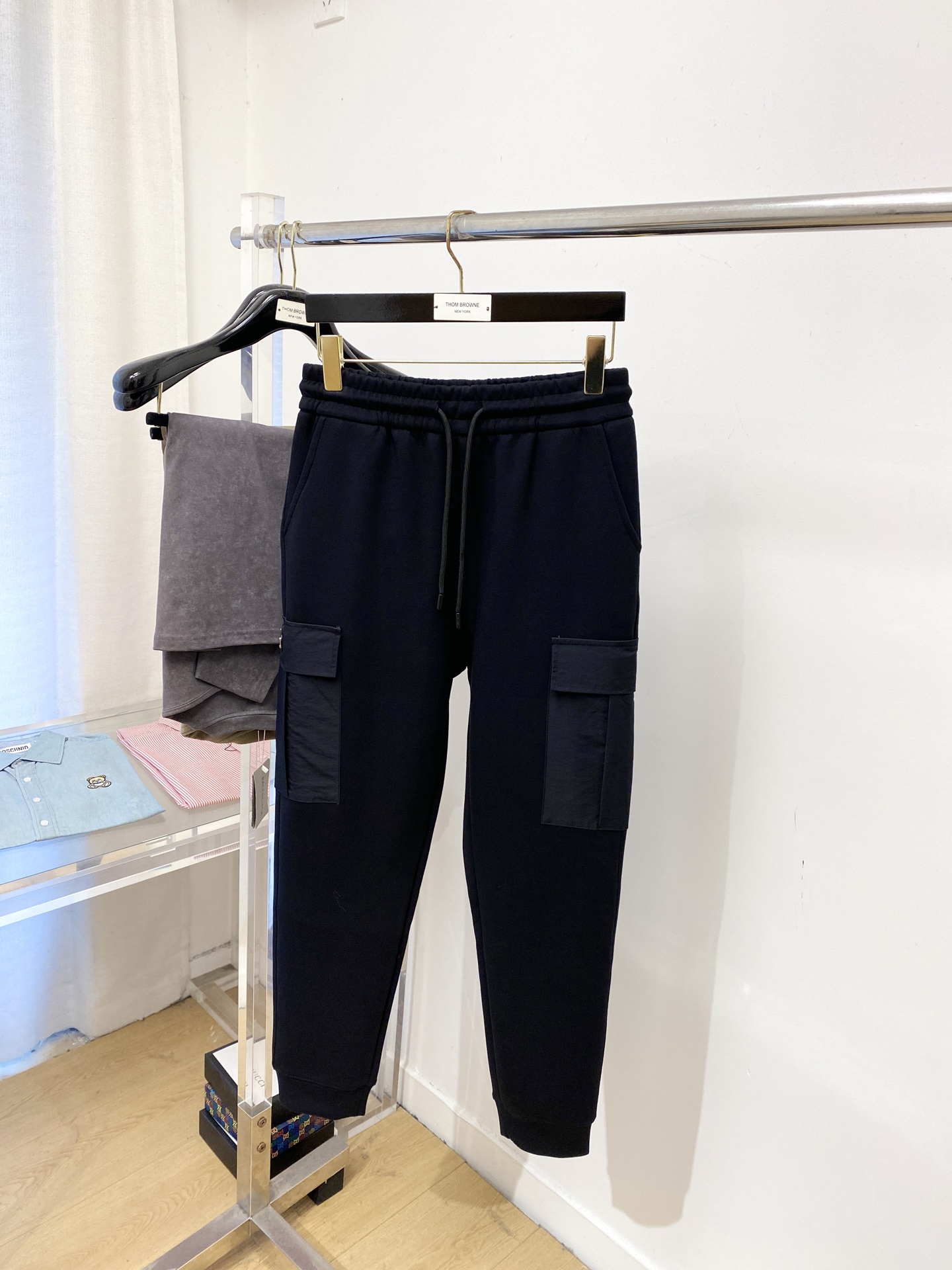 普拉达、2025爆款休闲裤 高弹显瘦必爆简约百搭爆款，做工精细，每一针都看得到用心，超多明星网红最爱 拉