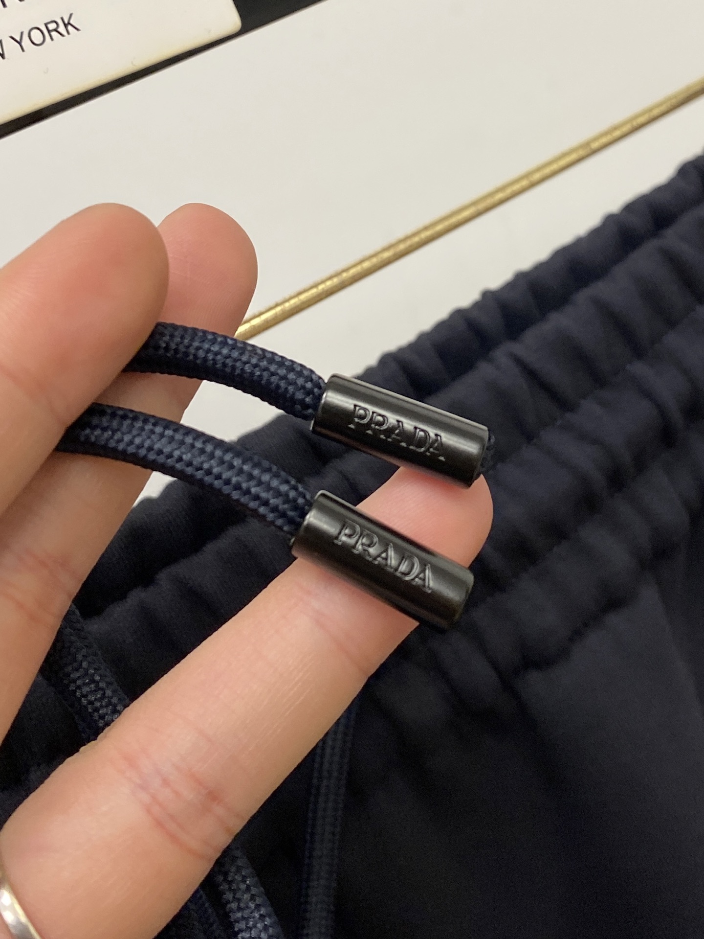 普拉达、2025爆款休闲裤 高弹显瘦必爆简约百搭爆款，做工精细，每一针都看得到用心，超多明星网红最爱 拉