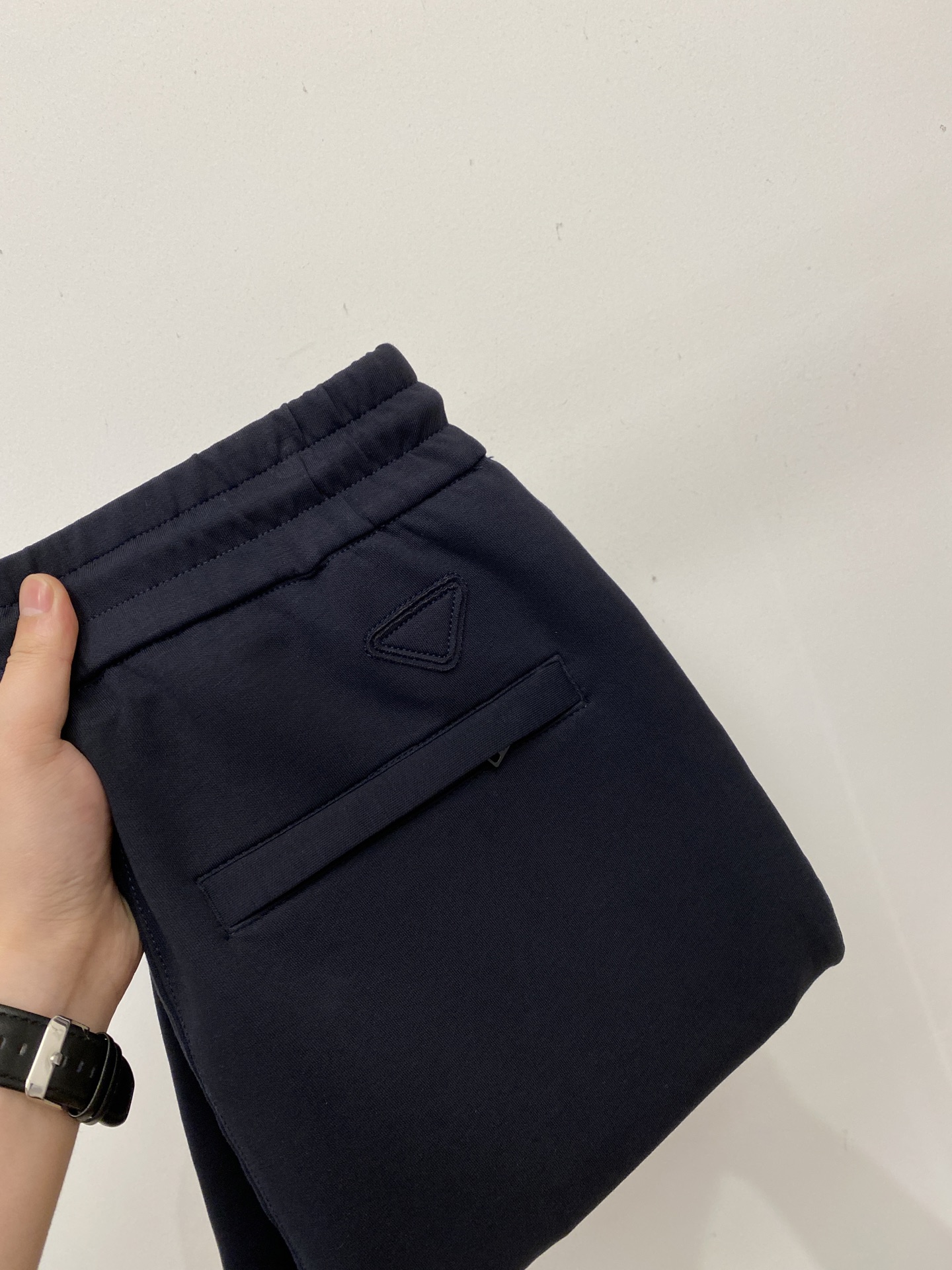 普拉达、2025爆款休闲裤 高弹显瘦必爆简约百搭爆款，做工精细，每一针都看得到用心，超多明星网红最爱 拉