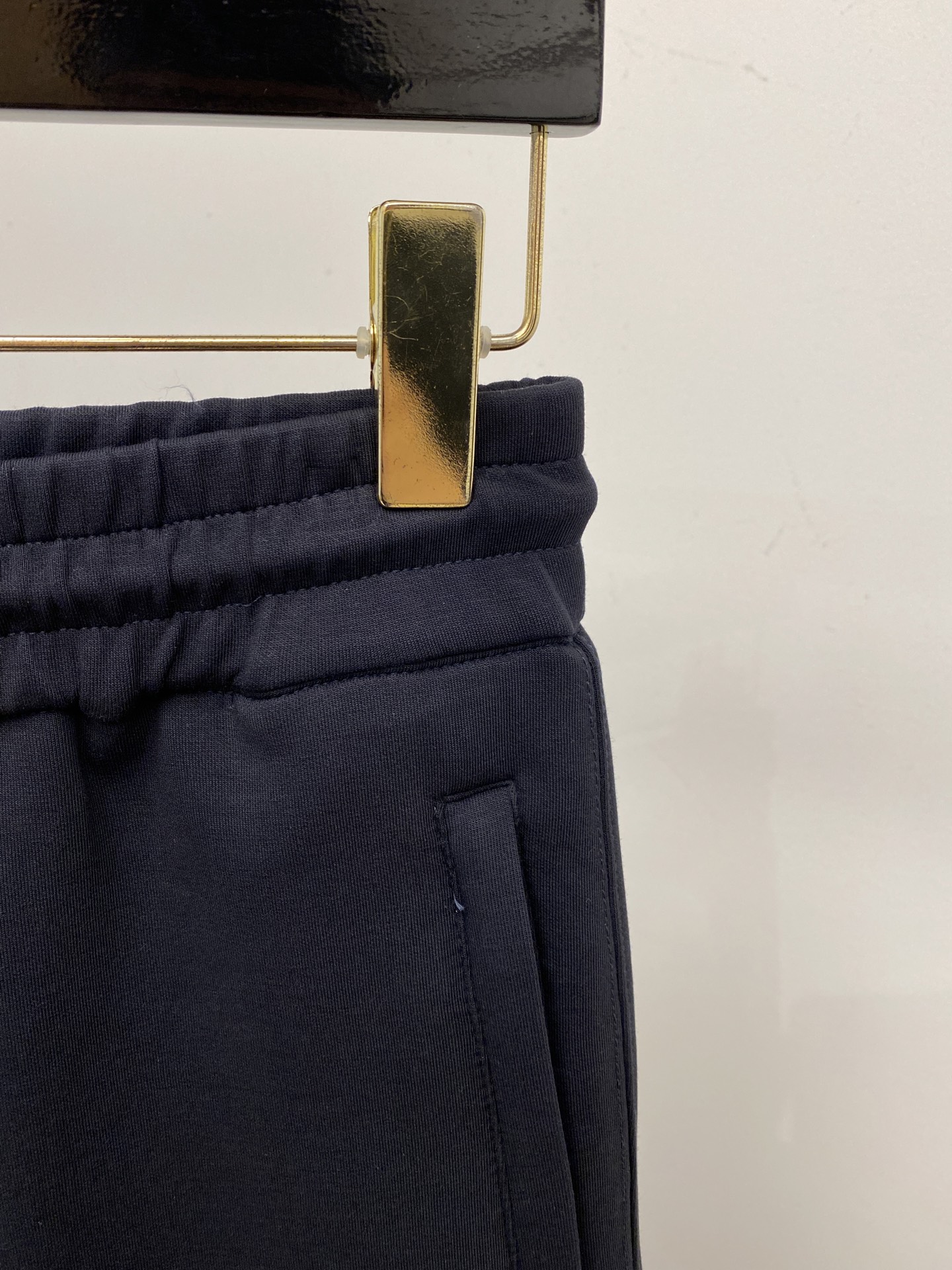 普拉达、2025爆款休闲裤 高弹显瘦必爆简约百搭爆款，做工精细，每一针都看得到用心，超多明星网红最爱 拉