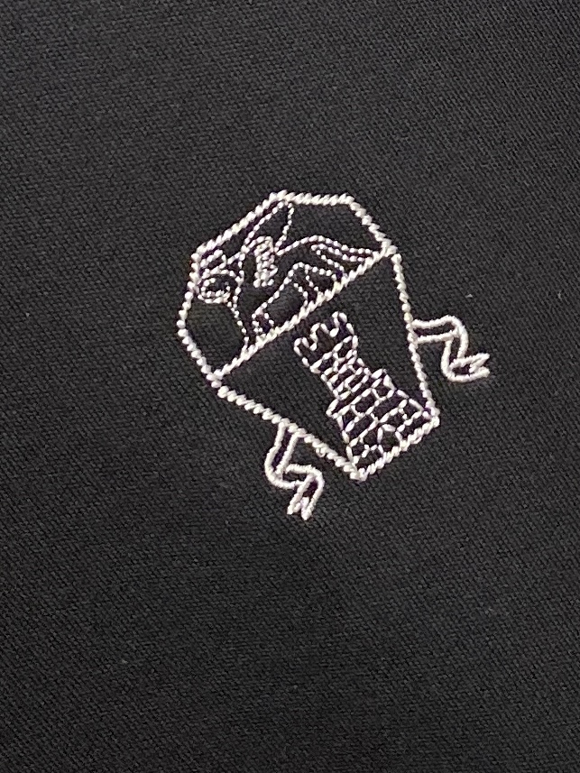 Brunello Cucinelli、2025新品长袖，帅气时尚，胸前精致刺绣图案logo，简约百搭款。