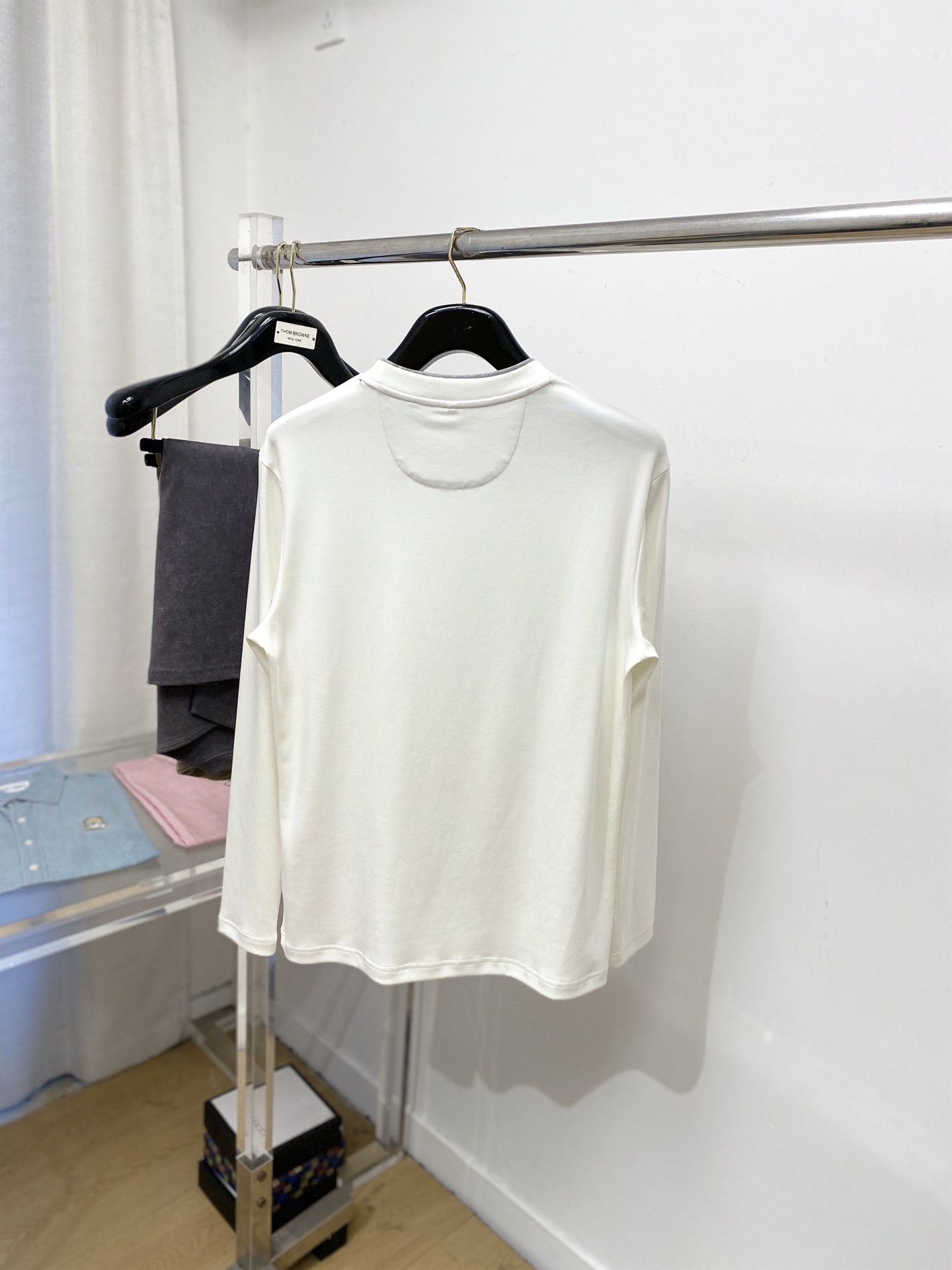 Brunello Cucinelli、2025新品长袖，帅气时尚，胸前精致刺绣图案logo，简约百搭款。