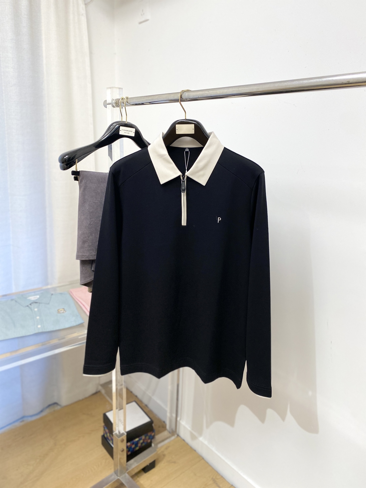 lP🆕、2025新品长袖，帅气时尚，胸前精致刺绣字母logo，简约百搭款。面料棉 不仅挺括，保持潮流的廓