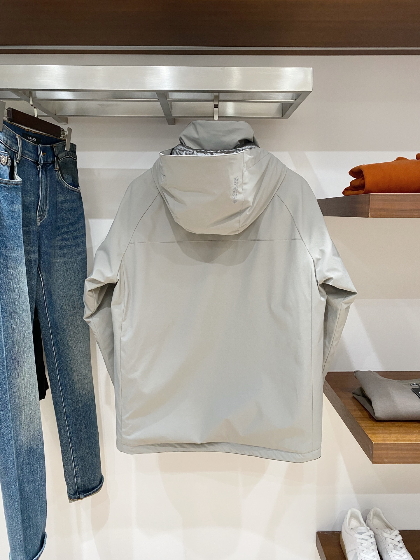 始祖鸟、2025最新款男士轻薄羽绒夹克、面料柔软舒适 ．上身版型超赞 ．拉链．辅料都是客供 、进口面料，