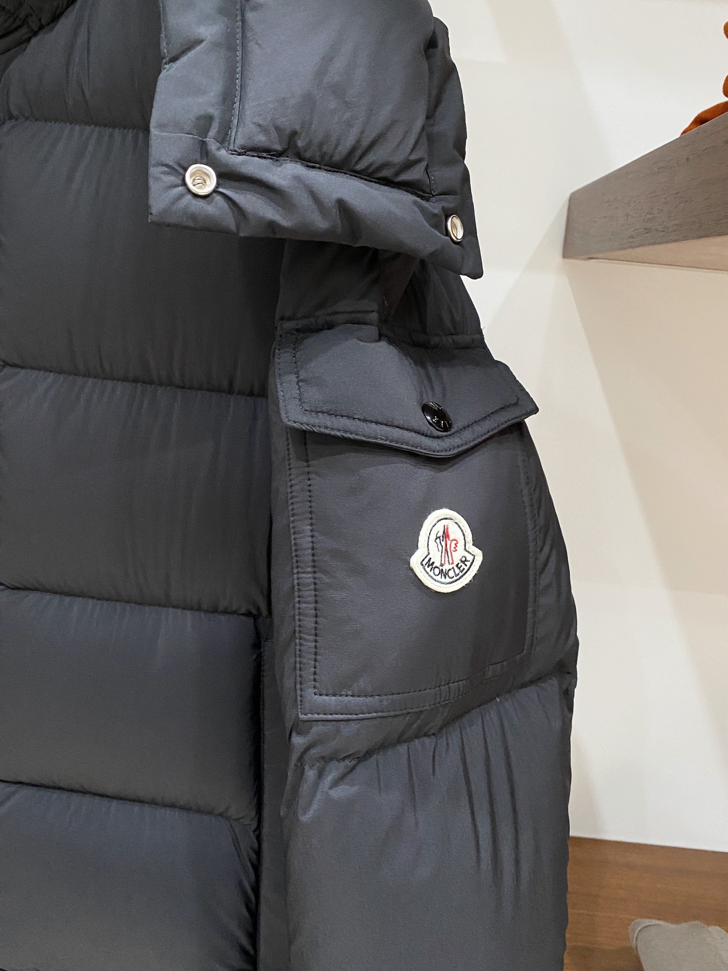 蒙口、2025最新款男士轻薄羽绒服、面料柔软舒适 ．上身版型超赞 ．拉链．辅料都是客供 、进口面料，轻便