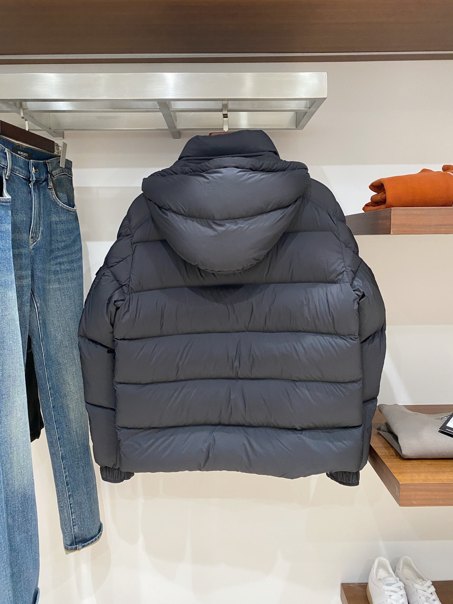 蒙口、2025最新款男士轻薄羽绒服、面料柔软舒适 ．上身版型超赞 ．拉链．辅料都是客供 、进口面料，轻便