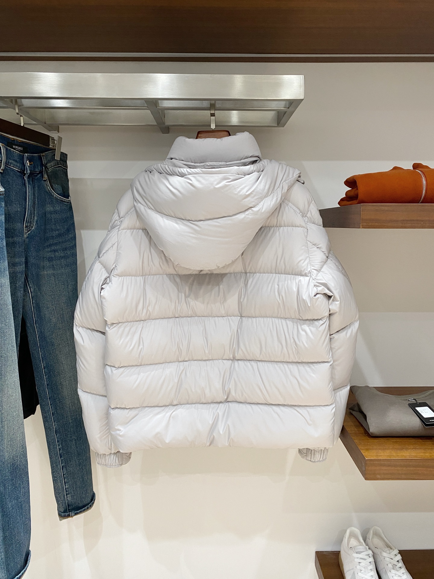 蒙口、2025最新款男士轻薄羽绒服、面料柔软舒适 ．上身版型超赞 ．拉链．辅料都是客供 、进口面料，轻便