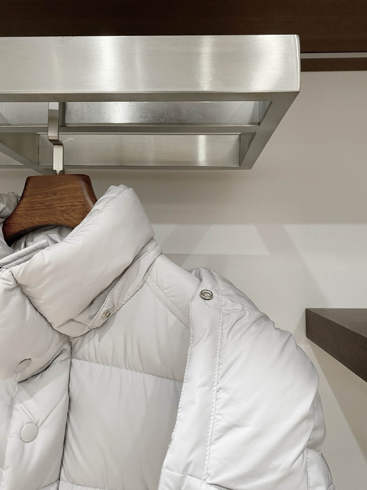 蒙口、2025最新款男士轻薄羽绒服、面料柔软舒适 ．上身版型超赞 ．拉链．辅料都是客供 、进口面料，轻便