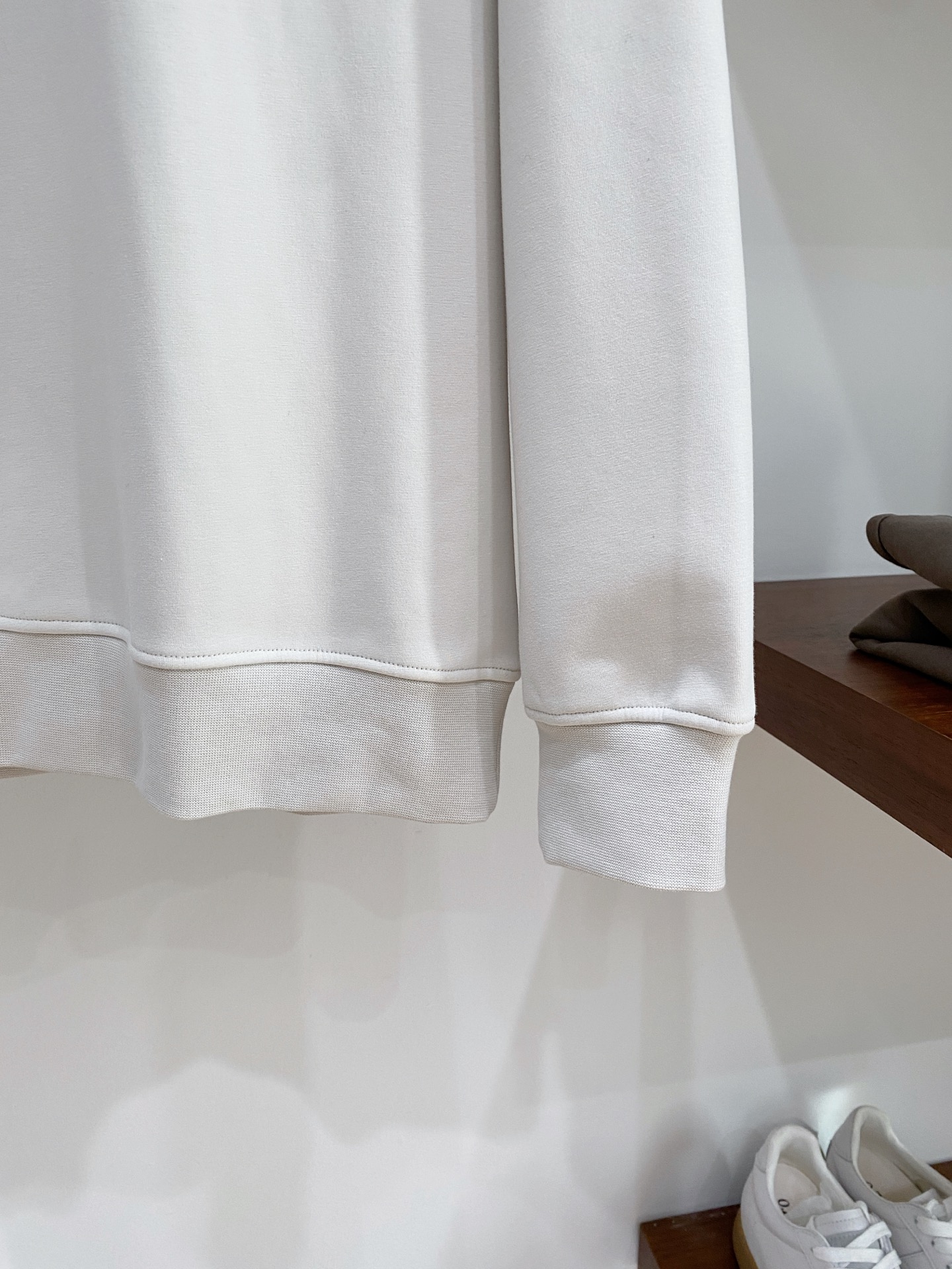 lP🆕、2025新品加绒卫衣，时尚帅气，简约百搭款，胸前精致刺绣图案字母logo，定制原版面料，不仅挺括