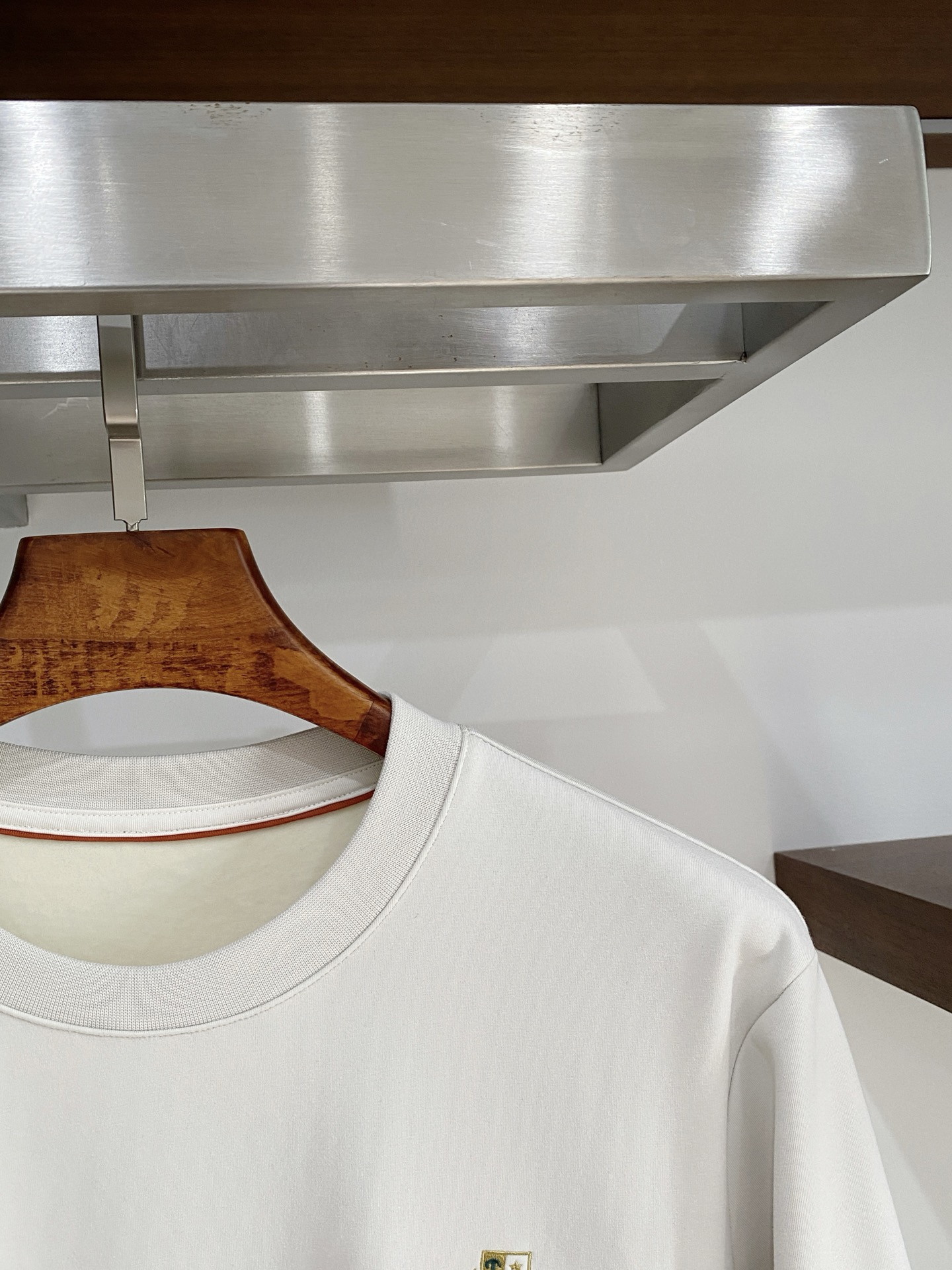 lP🆕、2025新品加绒卫衣，时尚帅气，简约百搭款，胸前精致刺绣图案字母logo，定制原版面料，不仅挺括