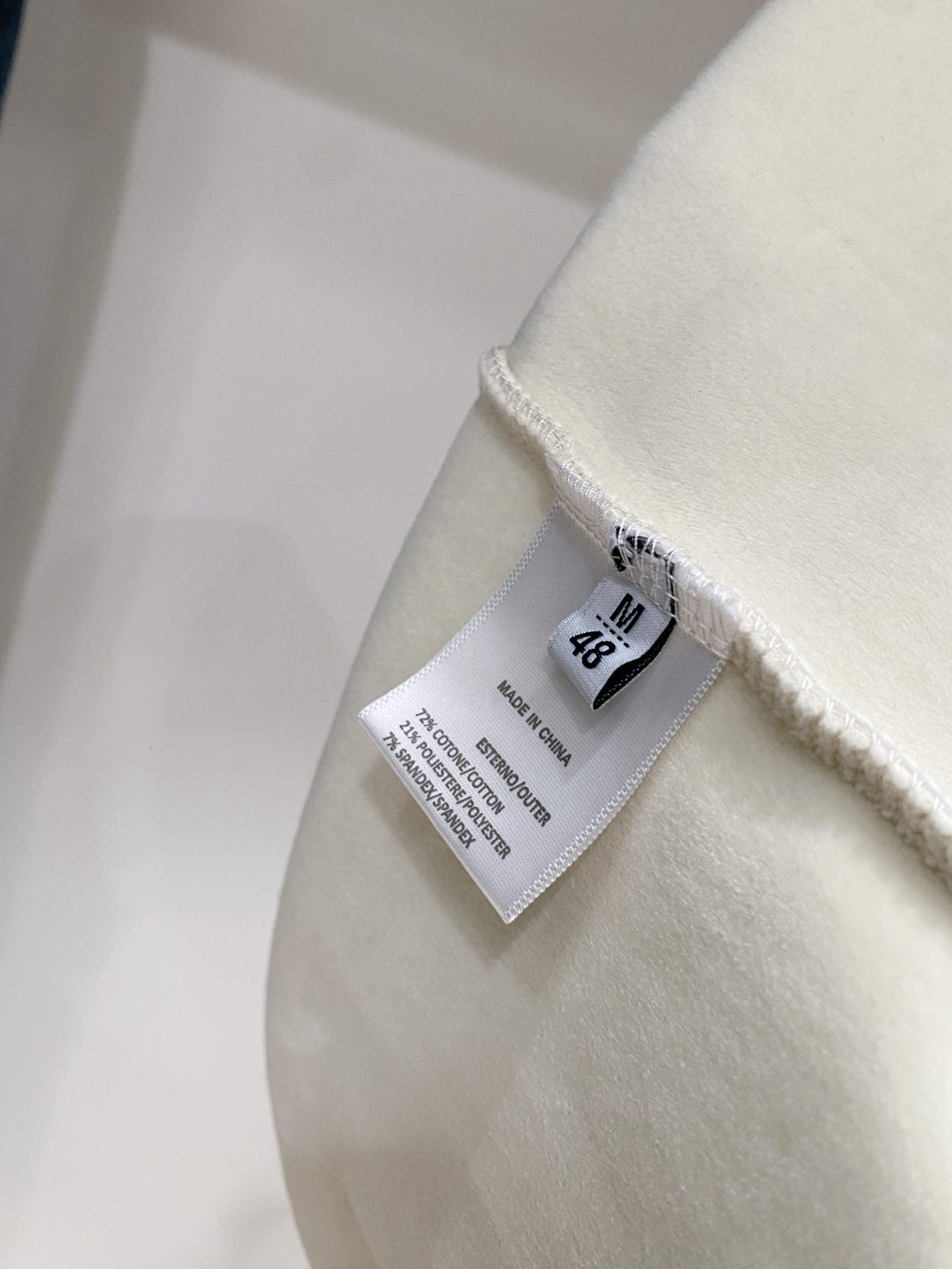 lP🆕、2025新品加绒卫衣，时尚帅气，简约百搭款，胸前精致刺绣图案字母logo，定制原版面料，不仅挺括