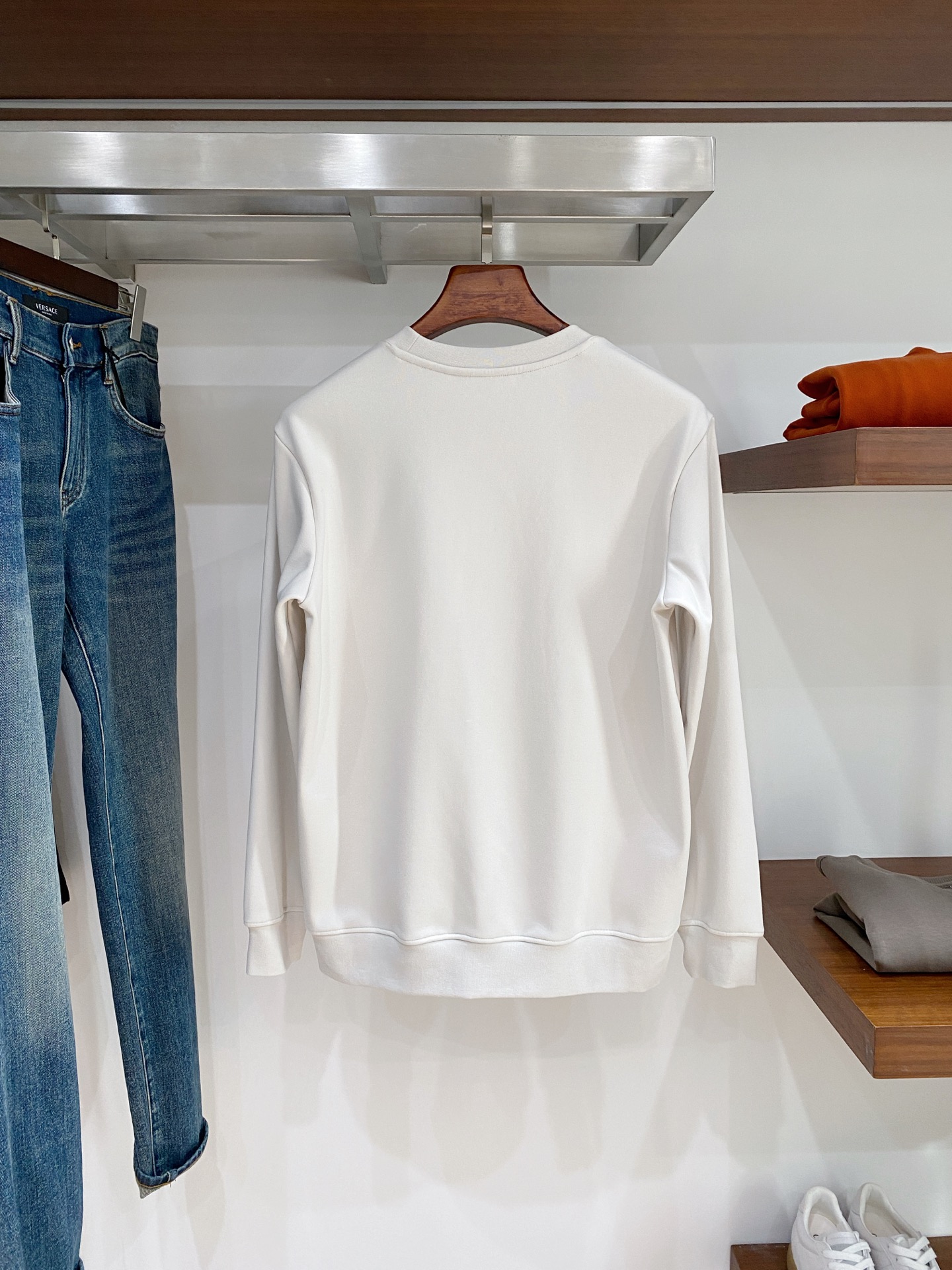 lP🆕、2025新品加绒卫衣，时尚帅气，简约百搭款，胸前精致刺绣图案字母logo，定制原版面料，不仅挺括