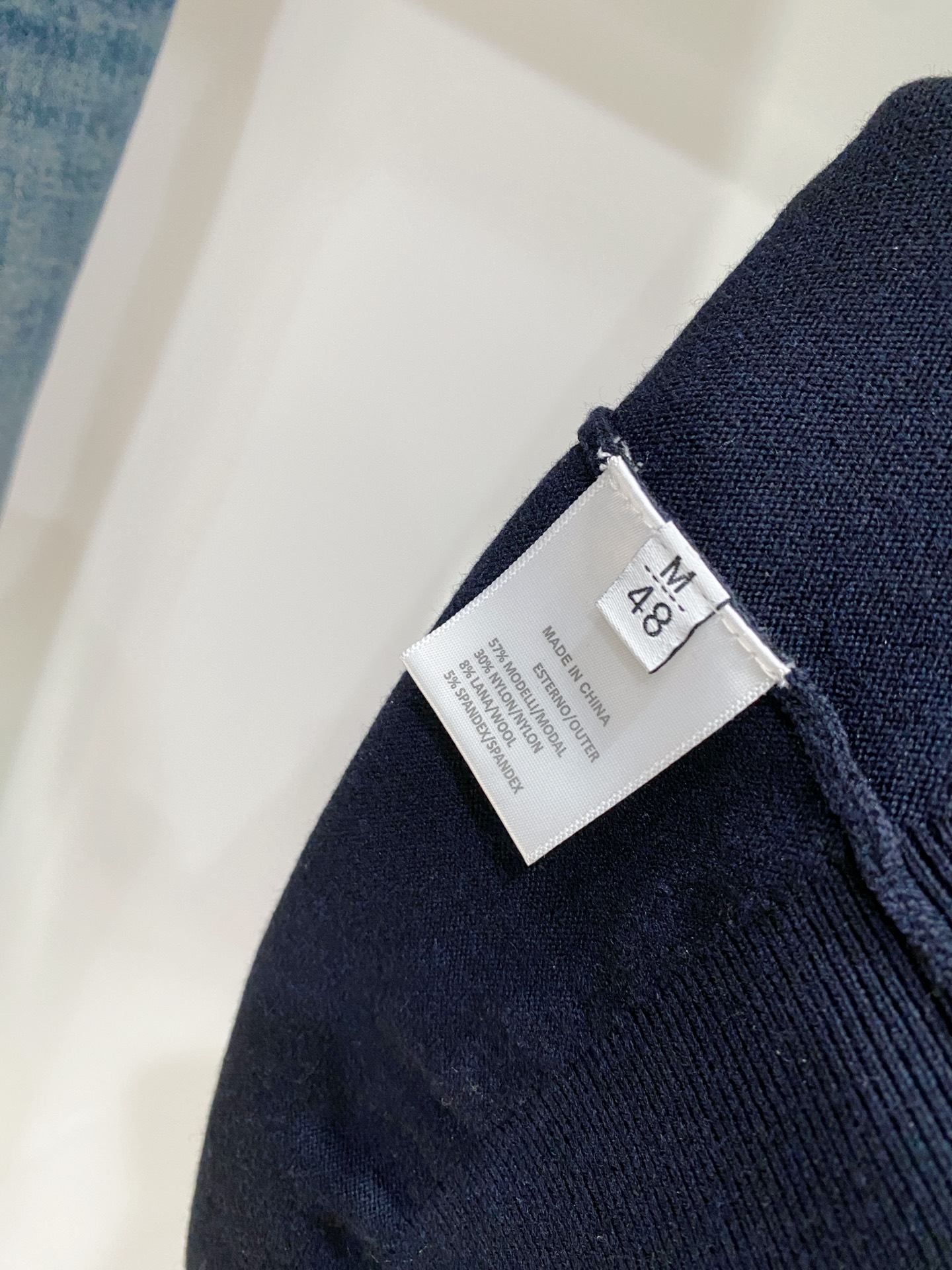 lP🆕、2025新品羊毛衣 具有手感细腻柔软，可直接与肌肤接触，让暖心的纱线变化出细腻的质感，顶级工艺极