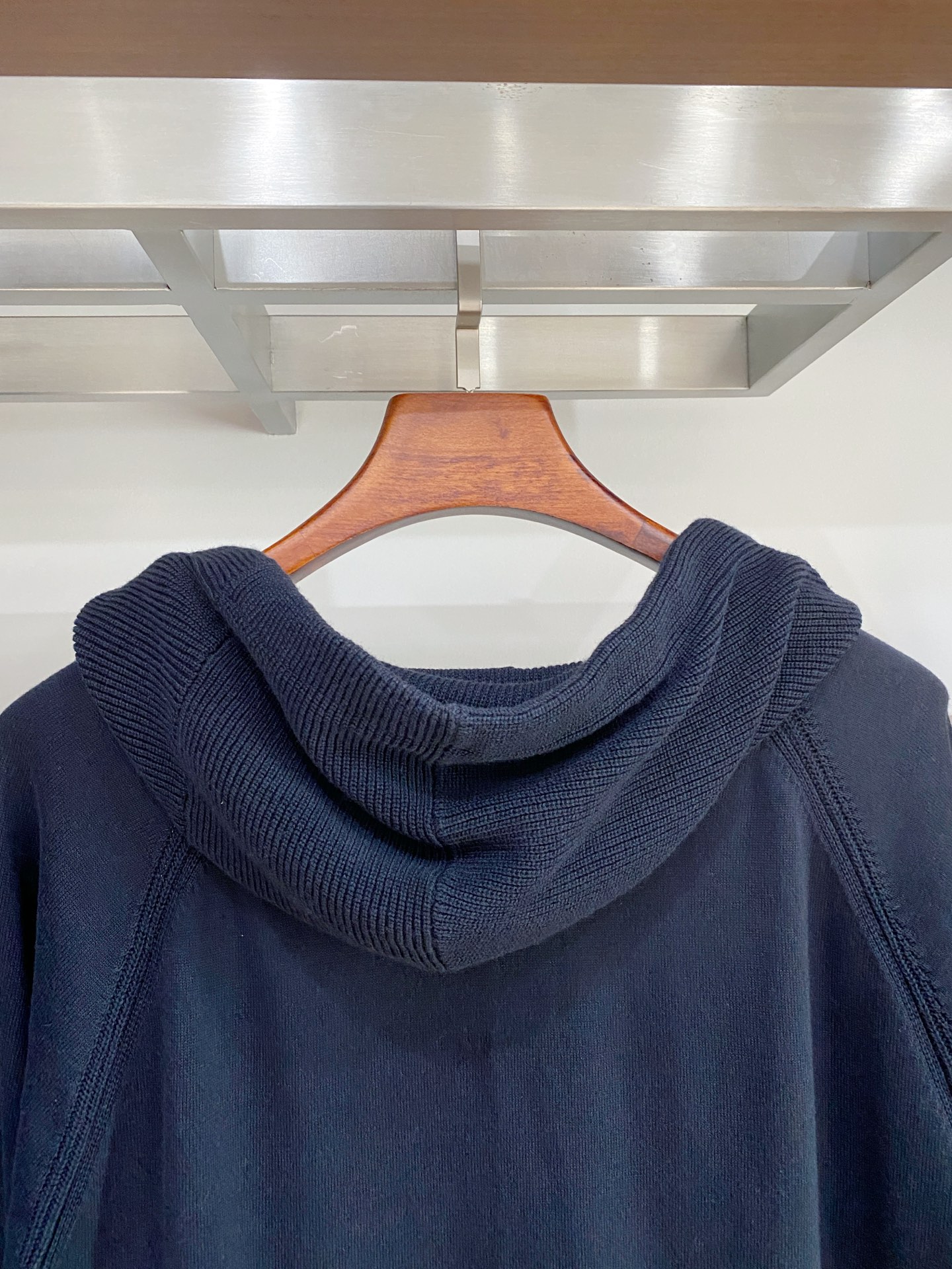 lP🆕、2025新品羊毛衣 具有手感细腻柔软，可直接与肌肤接触，让暖心的纱线变化出细腻的质感，顶级工艺极