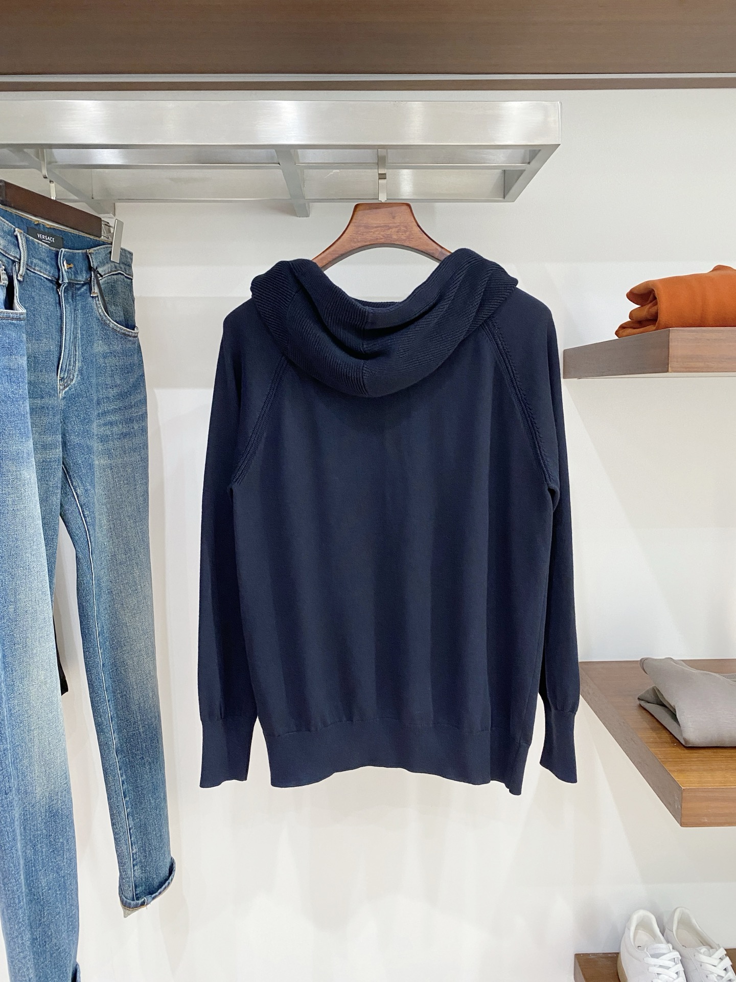 lP🆕、2025新品羊毛衣 具有手感细腻柔软，可直接与肌肤接触，让暖心的纱线变化出细腻的质感，顶级工艺极