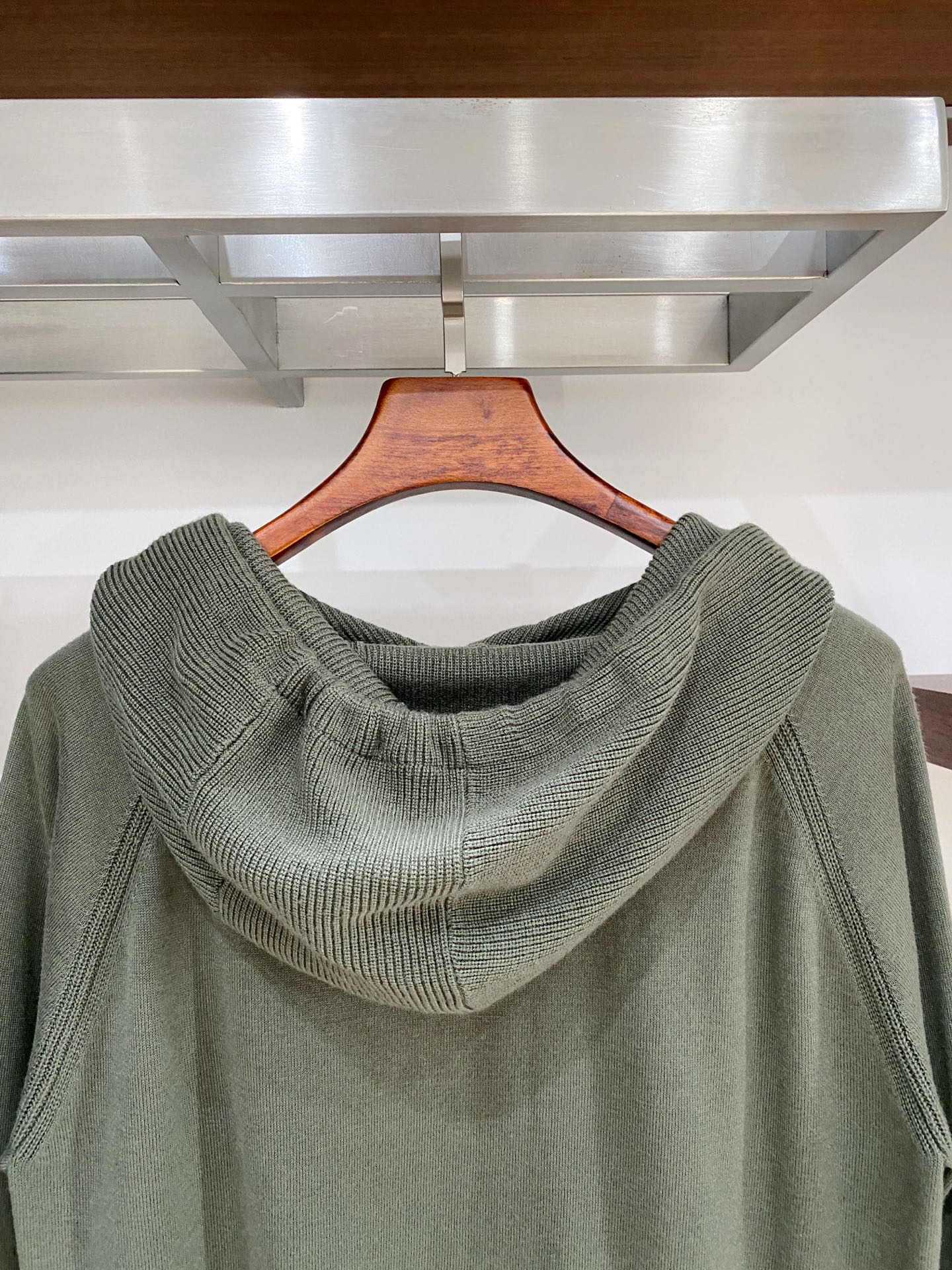 lP🆕、2025新品羊毛衣 具有手感细腻柔软，可直接与肌肤接触，让暖心的纱线变化出细腻的质感，顶级工艺极