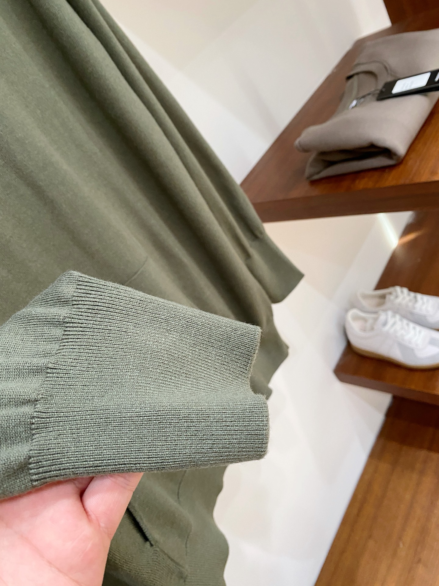 lP🆕、2025新品羊毛衣 具有手感细腻柔软，可直接与肌肤接触，让暖心的纱线变化出细腻的质感，顶级工艺极