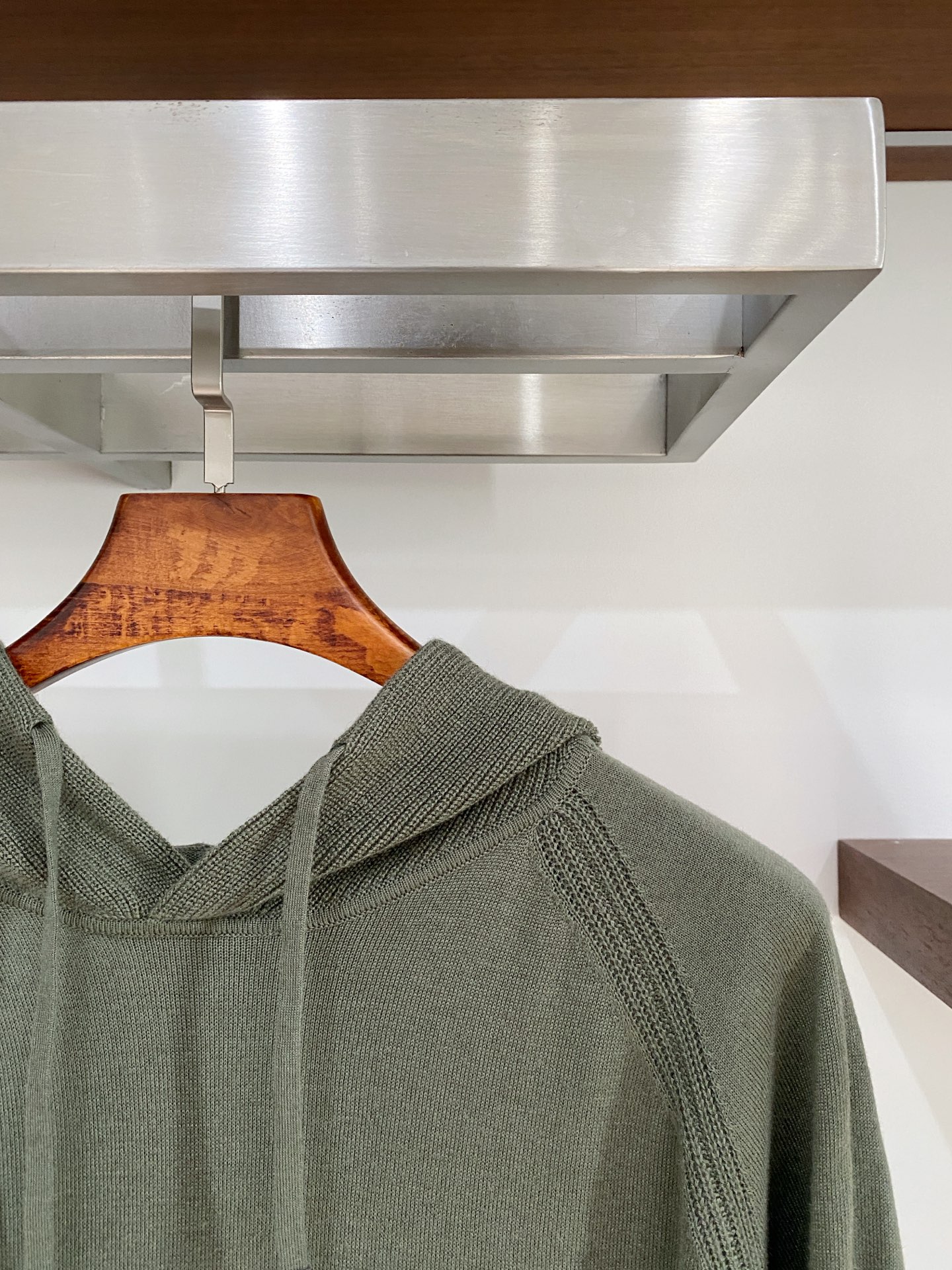 lP🆕、2025新品羊毛衣 具有手感细腻柔软，可直接与肌肤接触，让暖心的纱线变化出细腻的质感，顶级工艺极