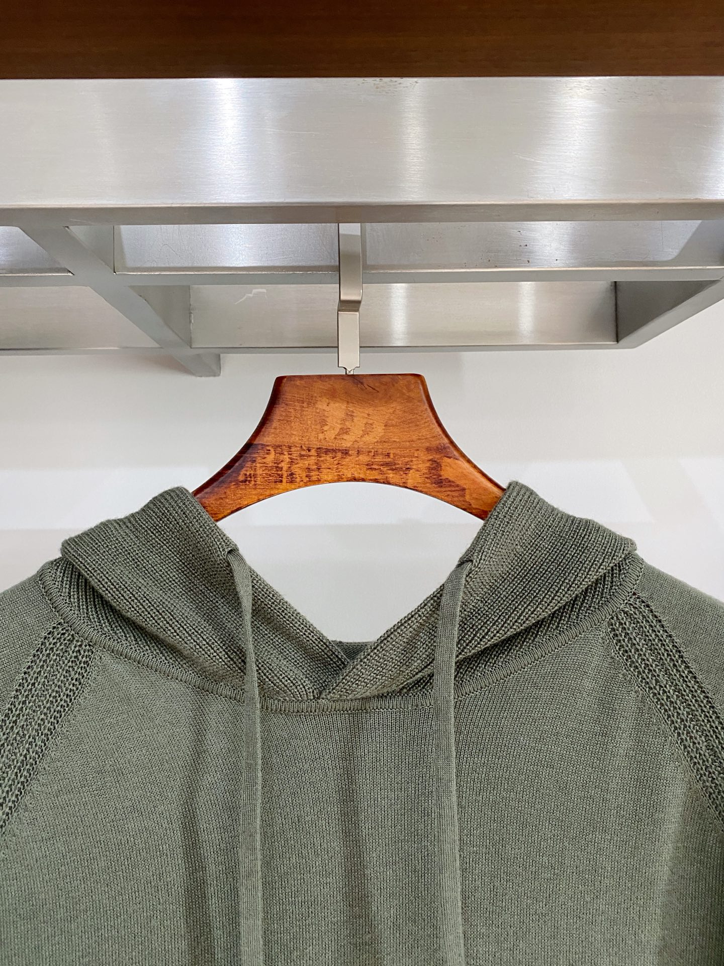 lP🆕、2025新品羊毛衣 具有手感细腻柔软，可直接与肌肤接触，让暖心的纱线变化出细腻的质感，顶级工艺极